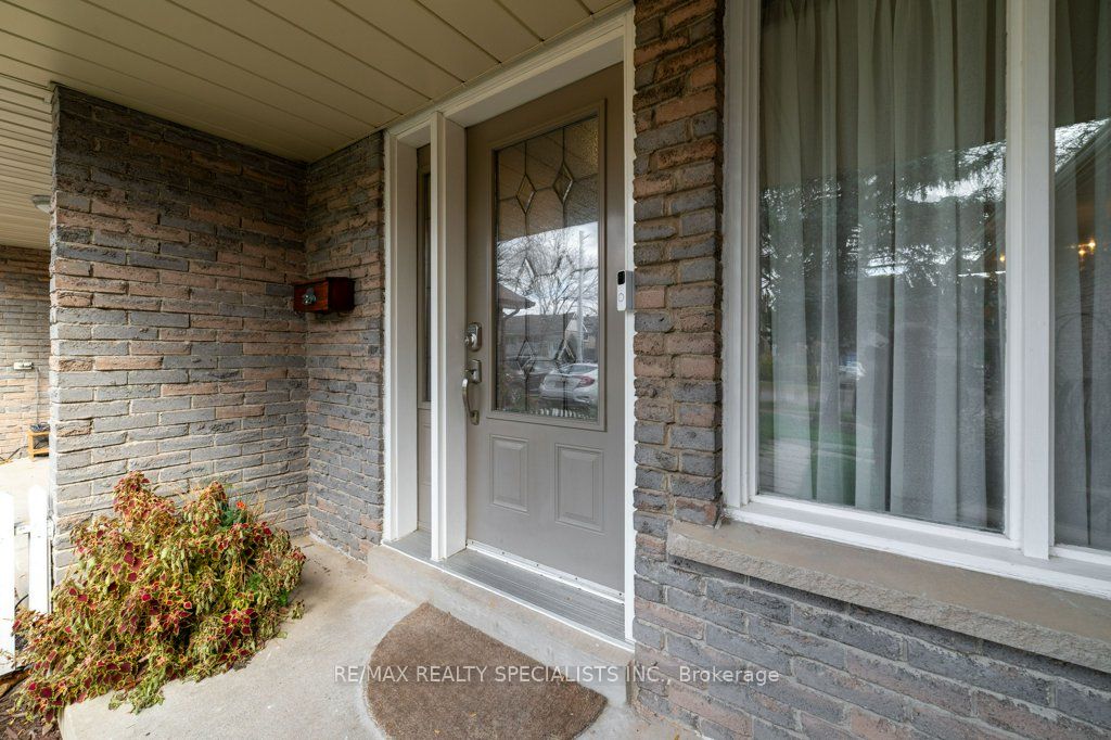 Photo 40 of 2470 Cobbinshaw Circle, Mississauga, Meadowvale — HOMEH
