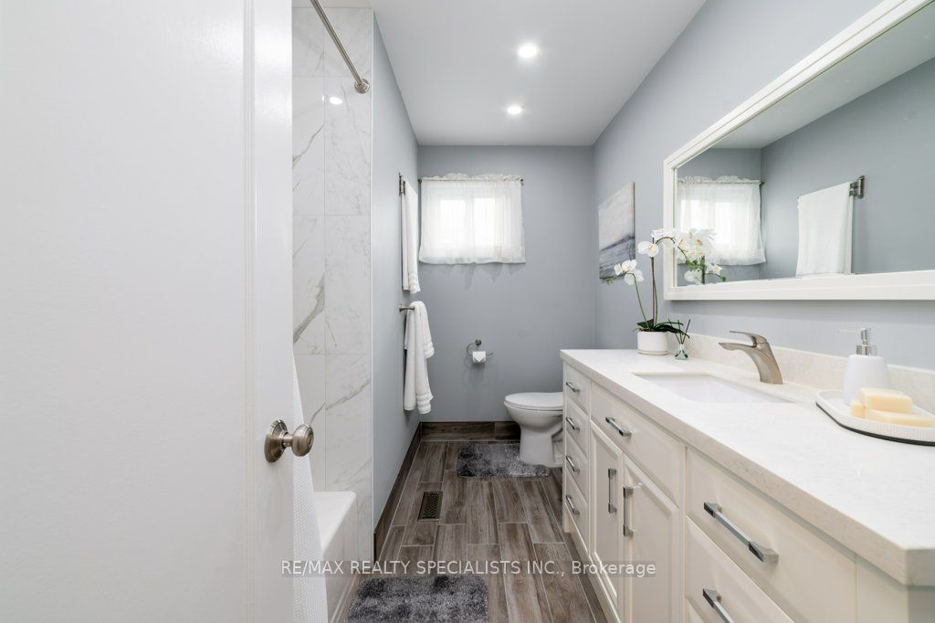 Photo 52 of 2470 Cobbinshaw Circle, Mississauga, Meadowvale — HOMEH