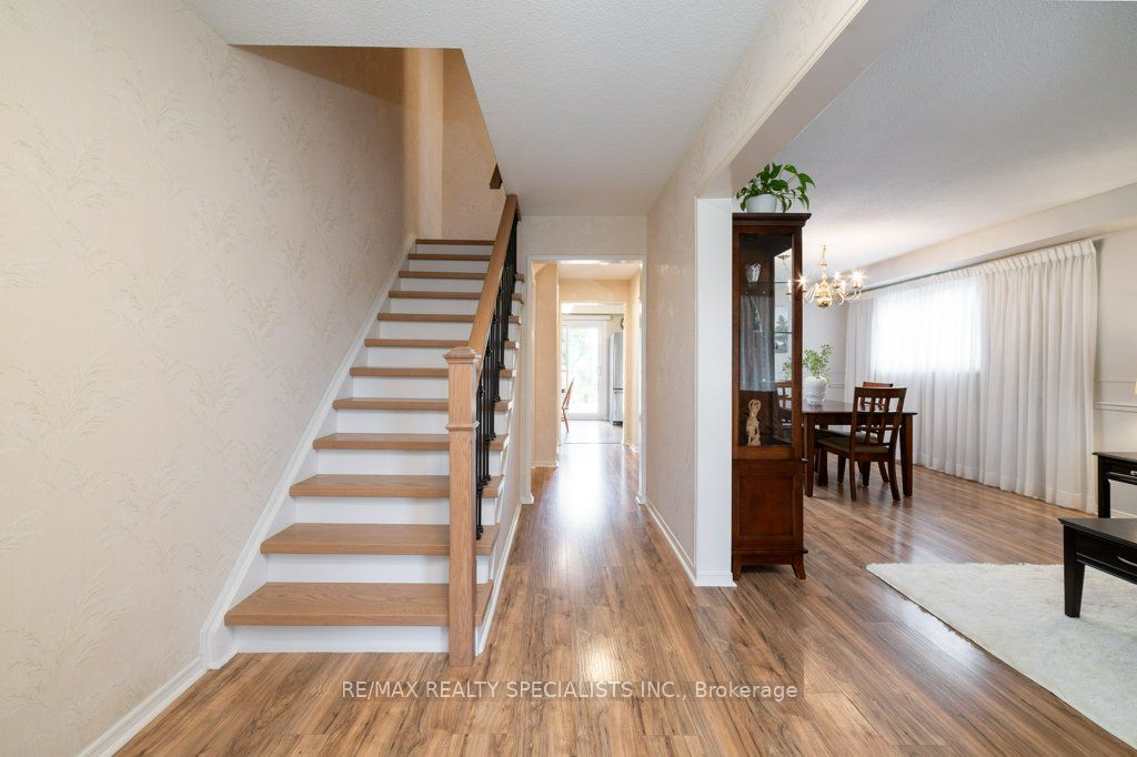 Photo 70 of 2470 Cobbinshaw Circle, Mississauga, Meadowvale — HOMEH