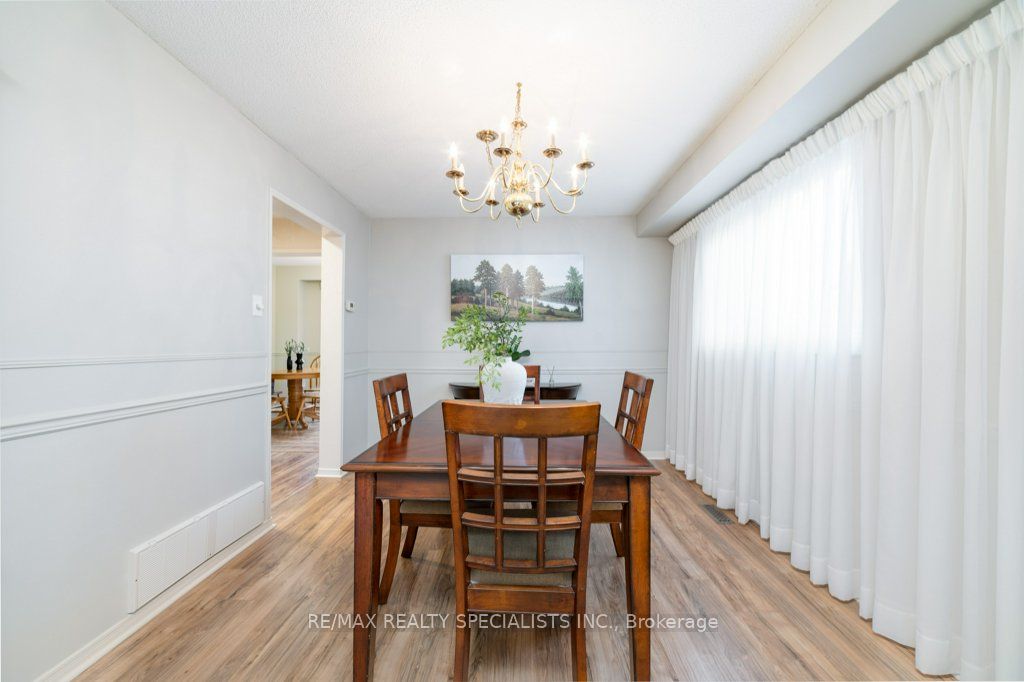 Photo 45 of 2470 Cobbinshaw Circle, Mississauga, Meadowvale — HOMEH