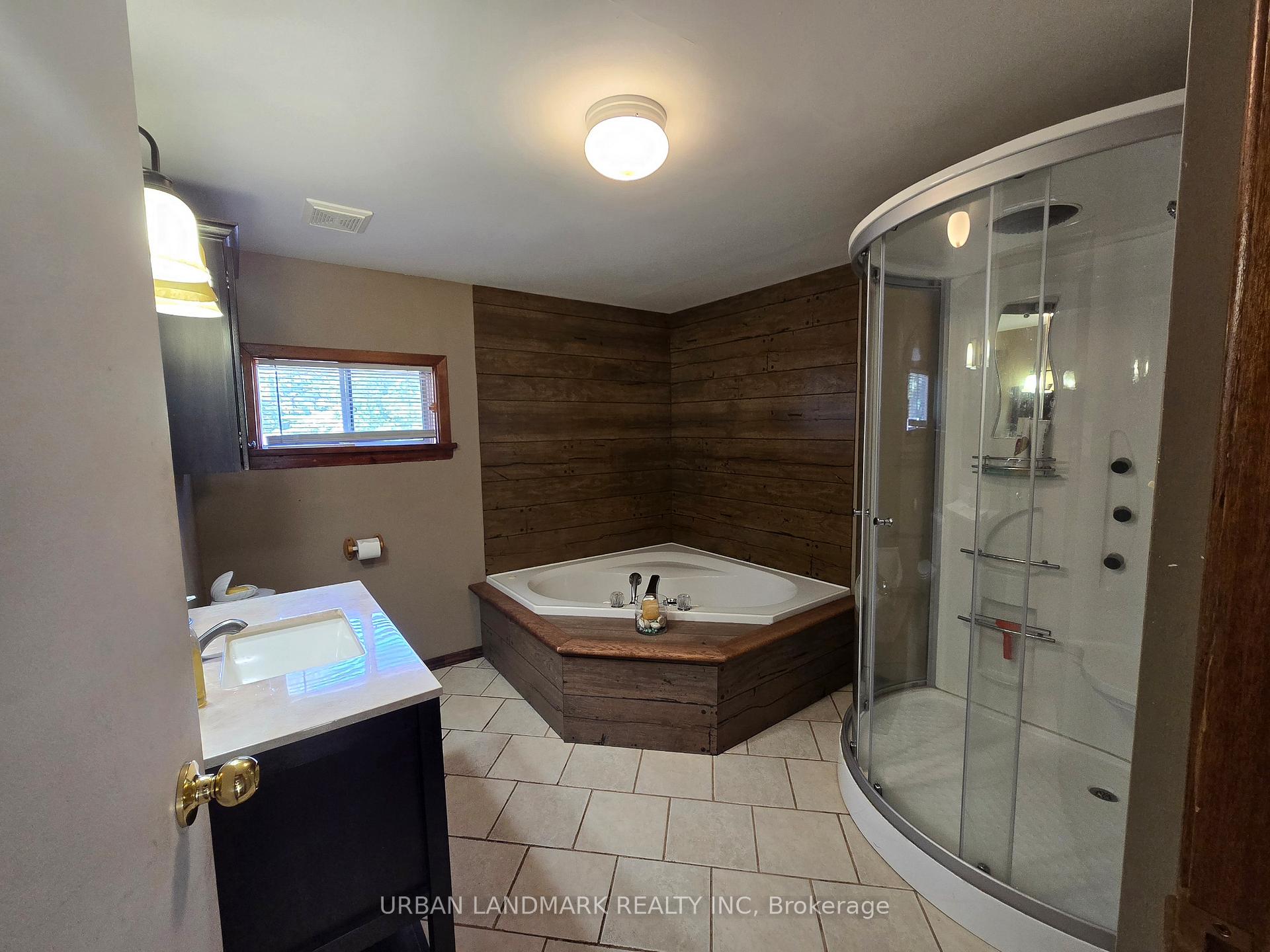 Photo 13 of 112773 7 Highway, Addington Highlands — HOMEH