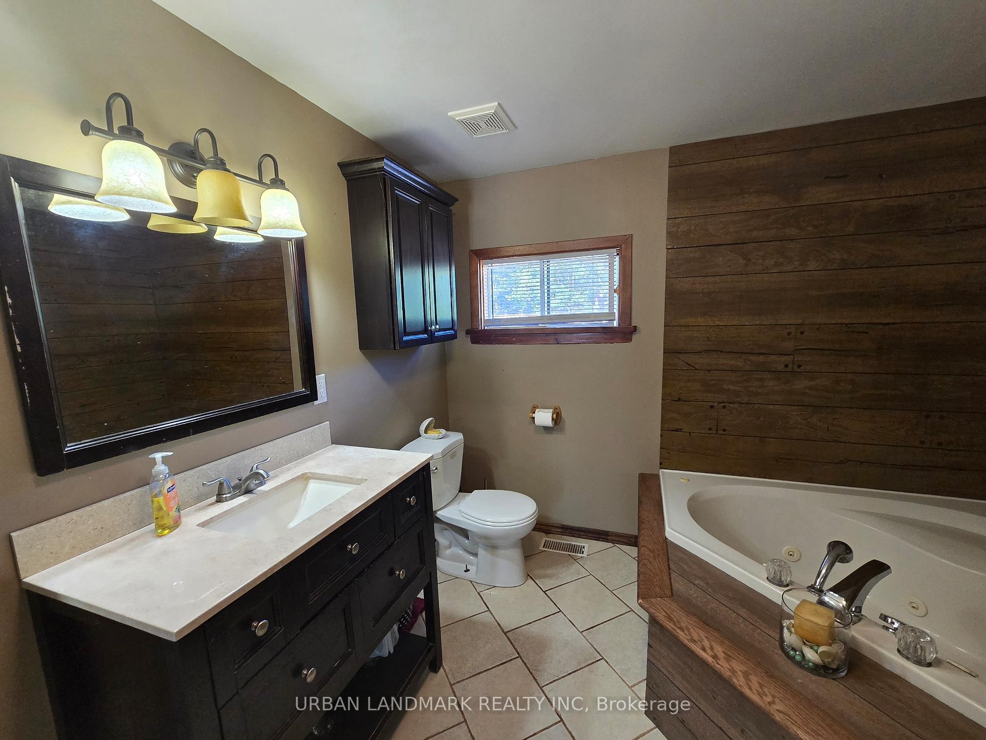 Photo 14 of 112773 7 Highway, Addington Highlands — HOMEH