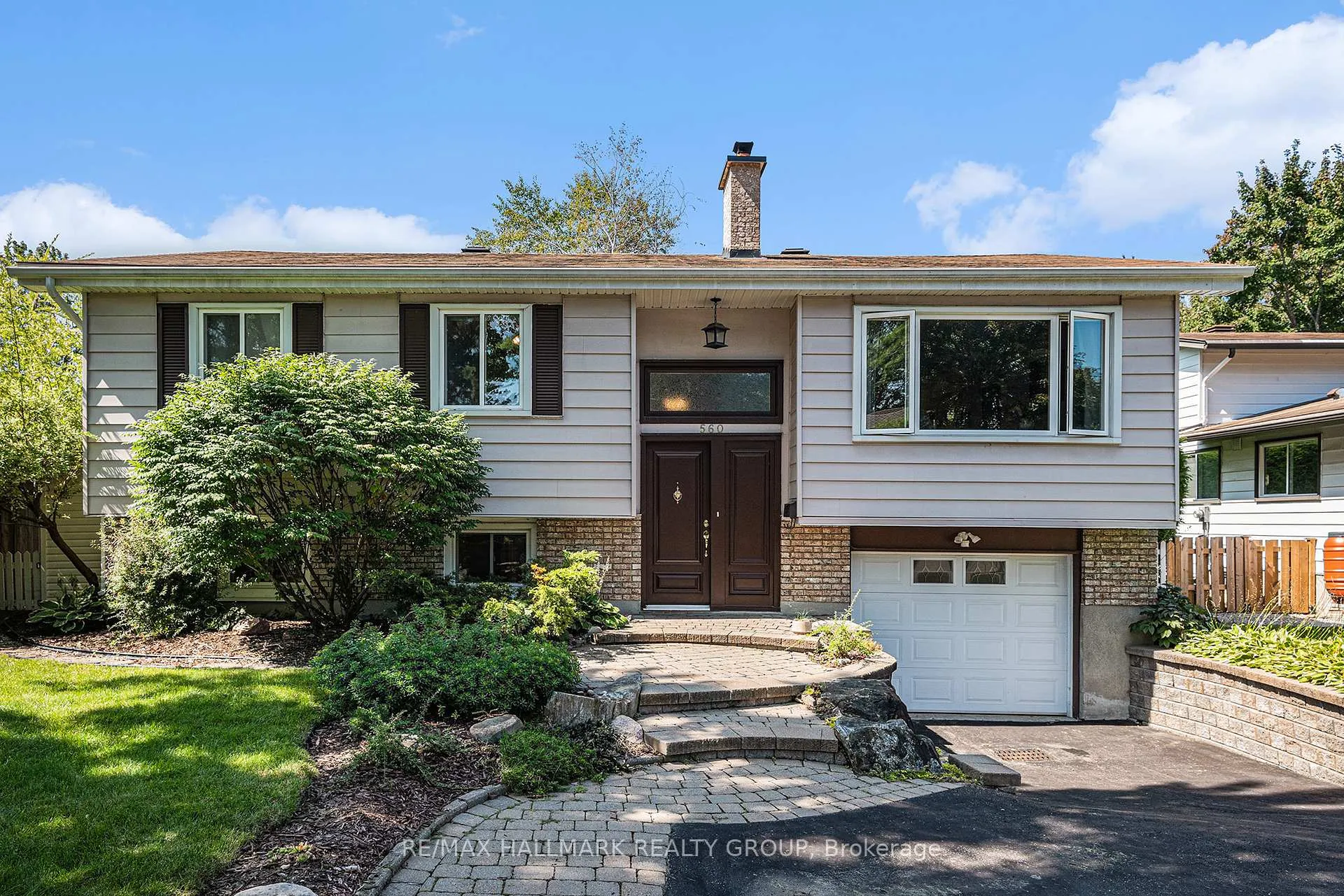 Photo 1 of 560 Buchanan Crescent, Ottawa, Beacon Hill North — HOMEH