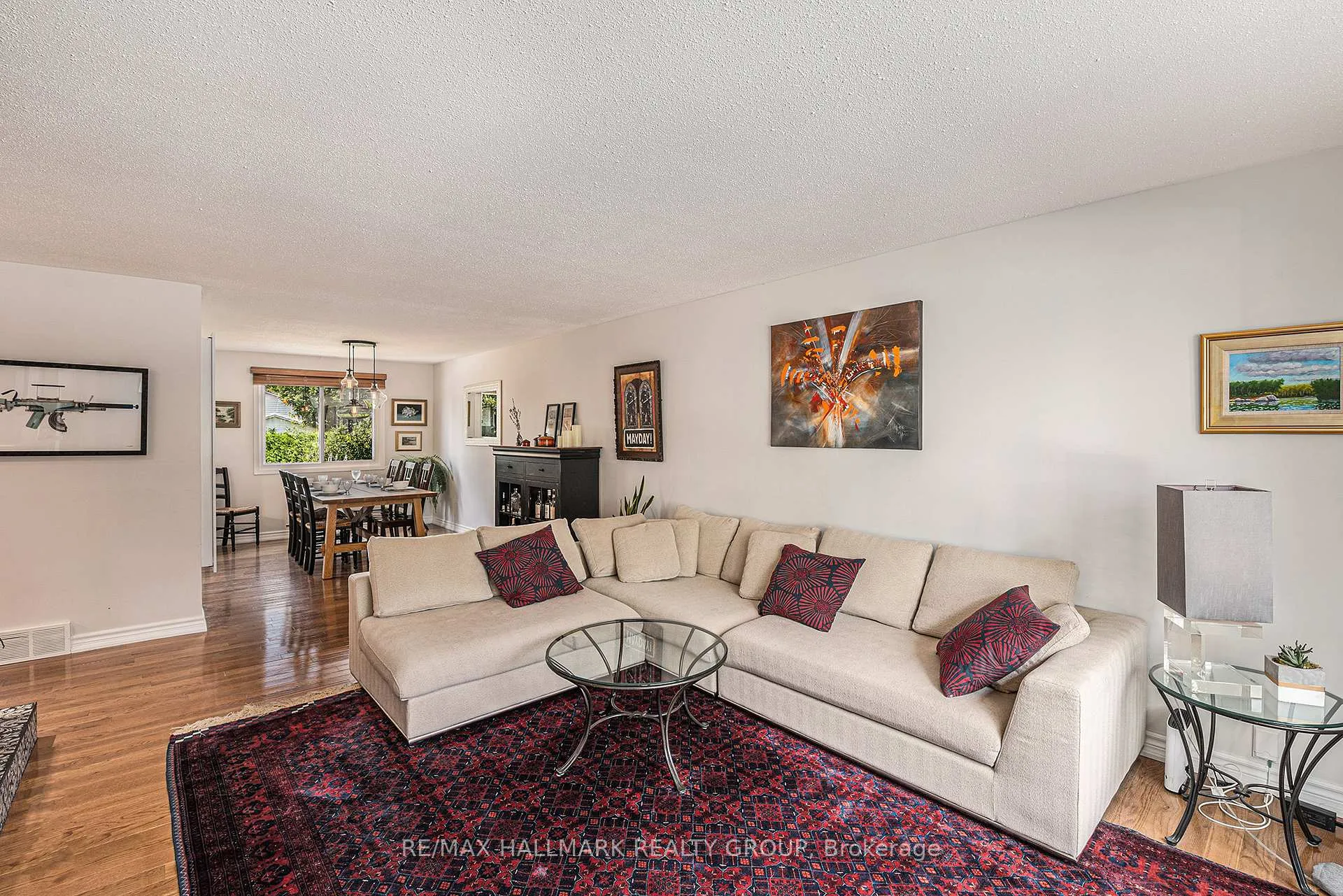 Photo 11 of 560 Buchanan Crescent, Ottawa, Beacon Hill North — HOMEH