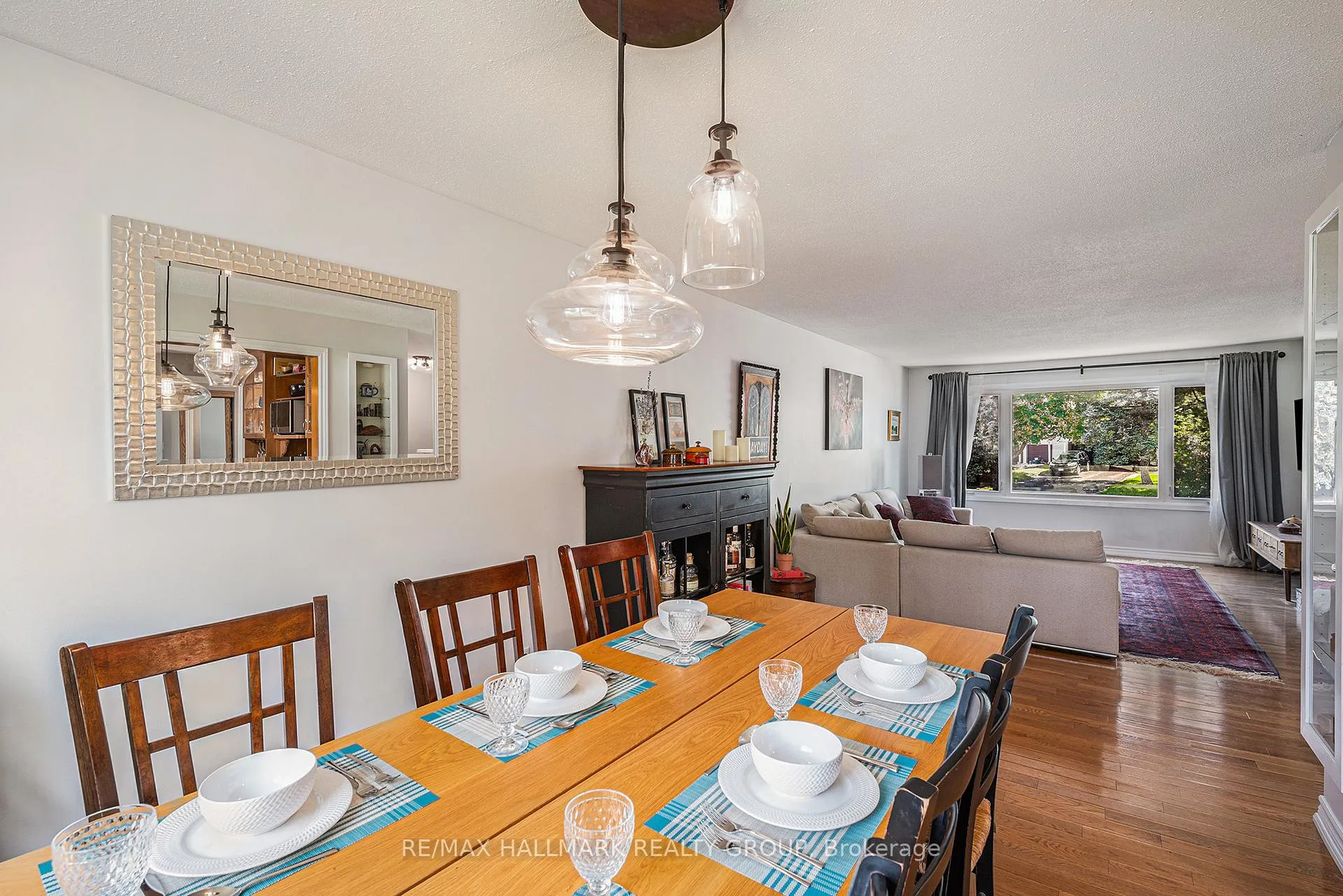 Photo 17 of 560 Buchanan Crescent, Ottawa, Beacon Hill North — HOMEH