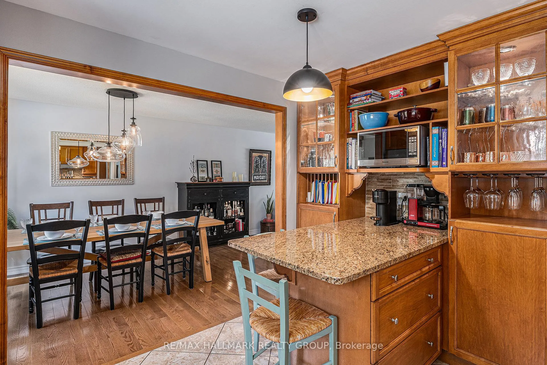 Photo 26 of 560 Buchanan Crescent, Ottawa, Beacon Hill North — HOMEH