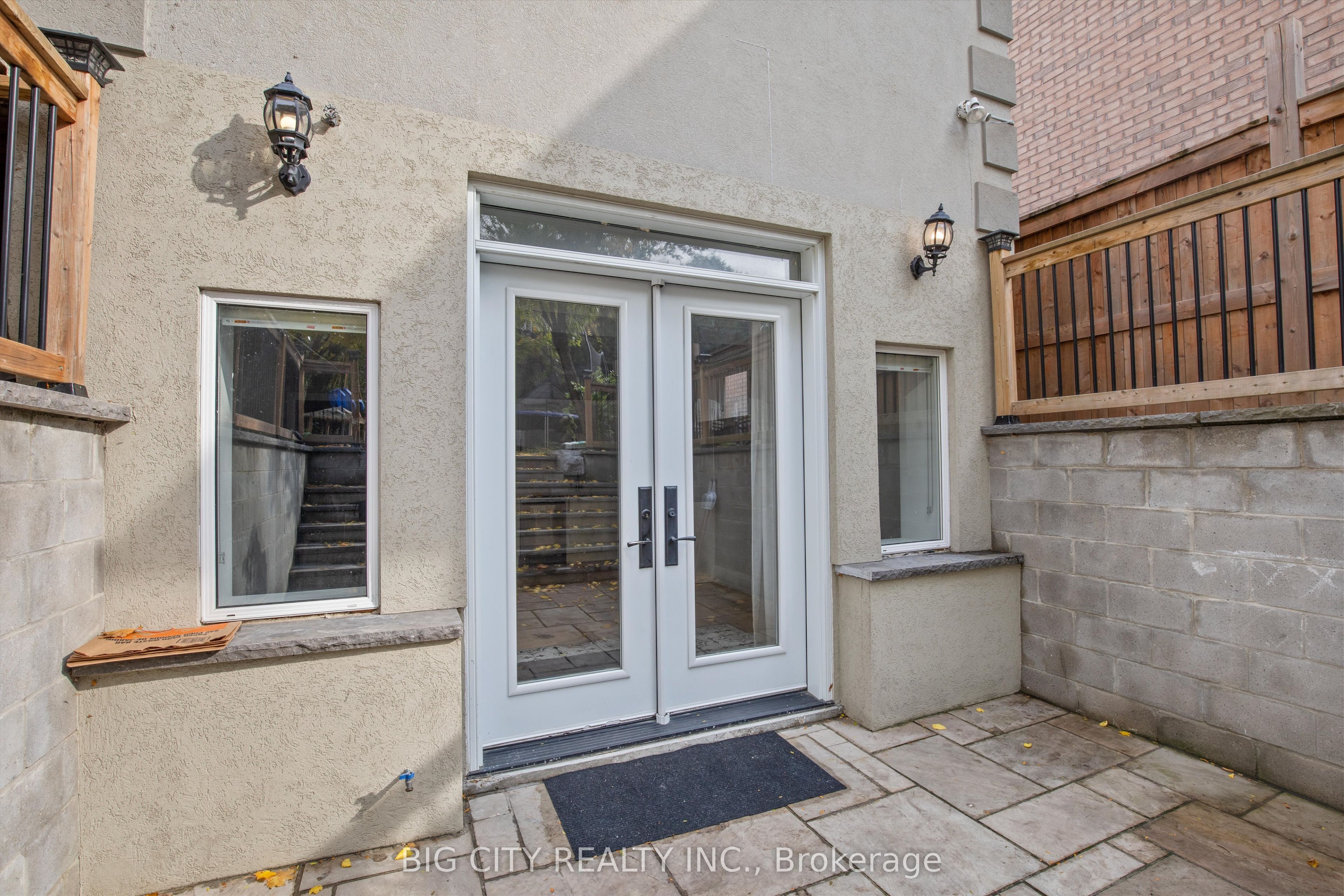 Photo 48 of Unit 2, 7698 Kipling Avenue, Vaughan, Vaughan Grove — HOMEH