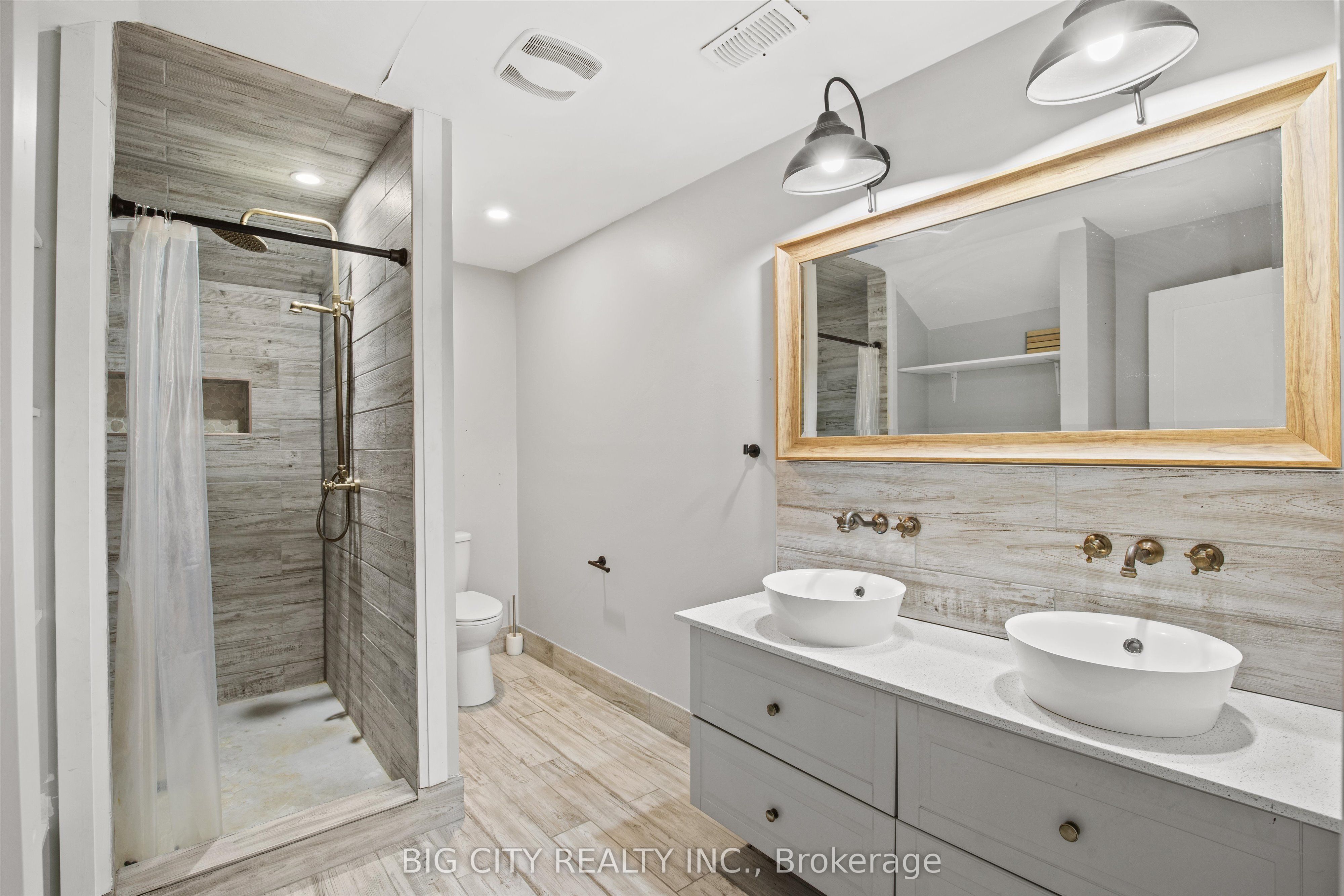 Photo 36 of Unit 2, 7698 Kipling Avenue, Vaughan, Vaughan Grove — HOMEH