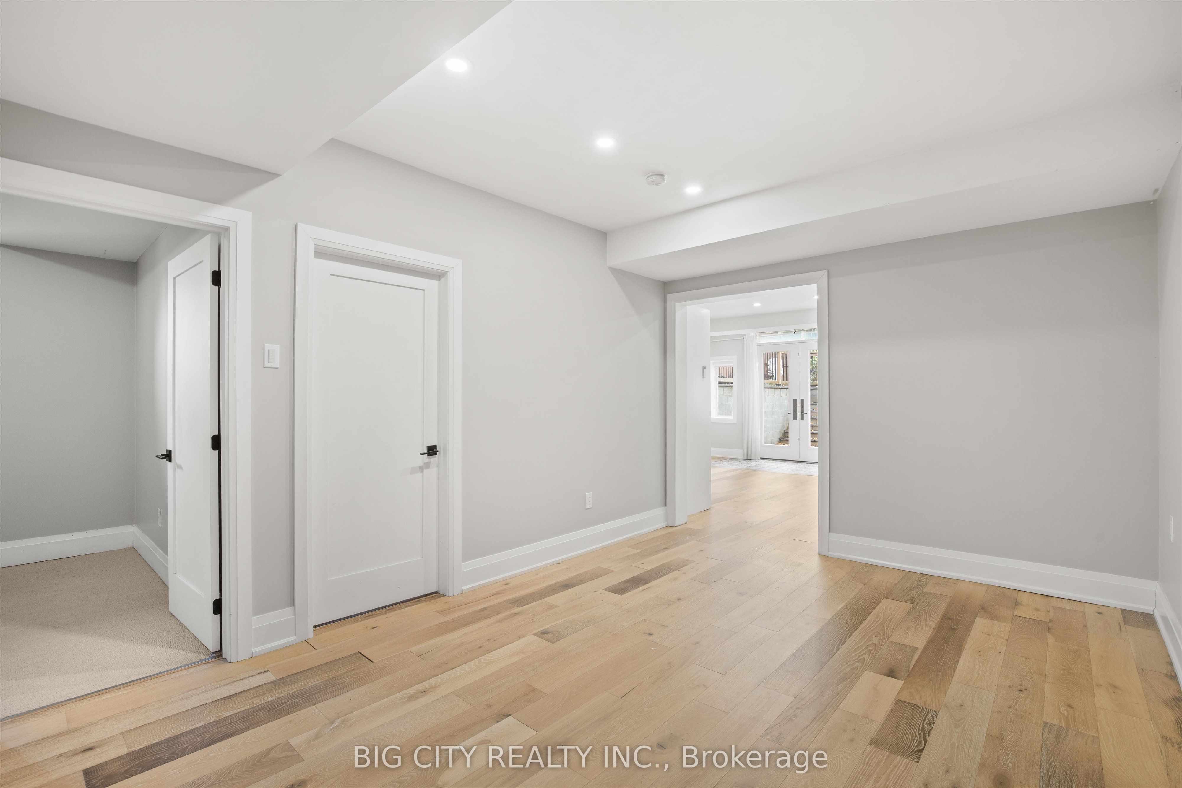 Photo 37 of Unit 2, 7698 Kipling Avenue, Vaughan, Vaughan Grove — HOMEH