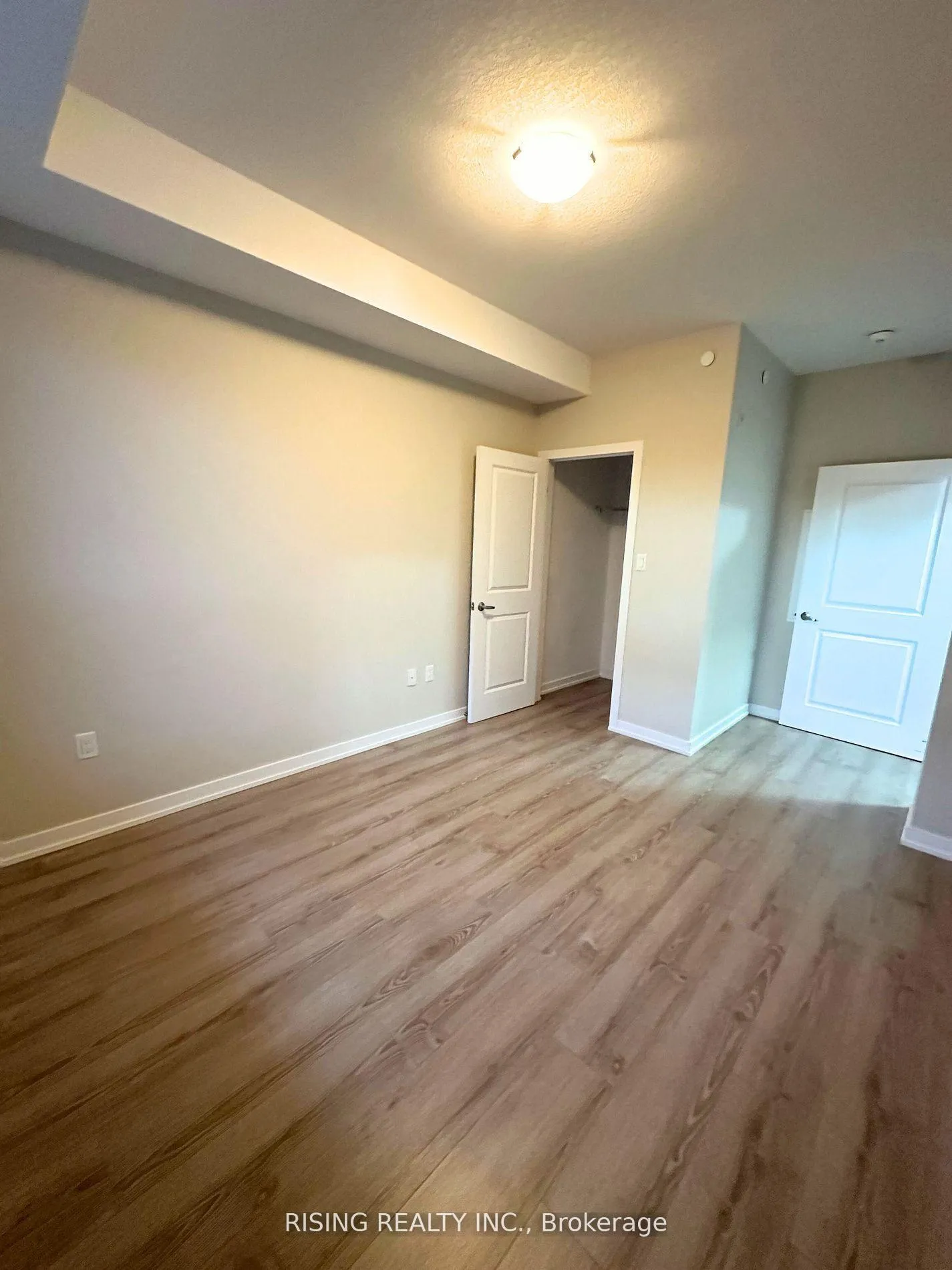 Photo 6 of Unit 212, 125 Shoreview Place, Hamilton, Stoney Creek — HOMEH
