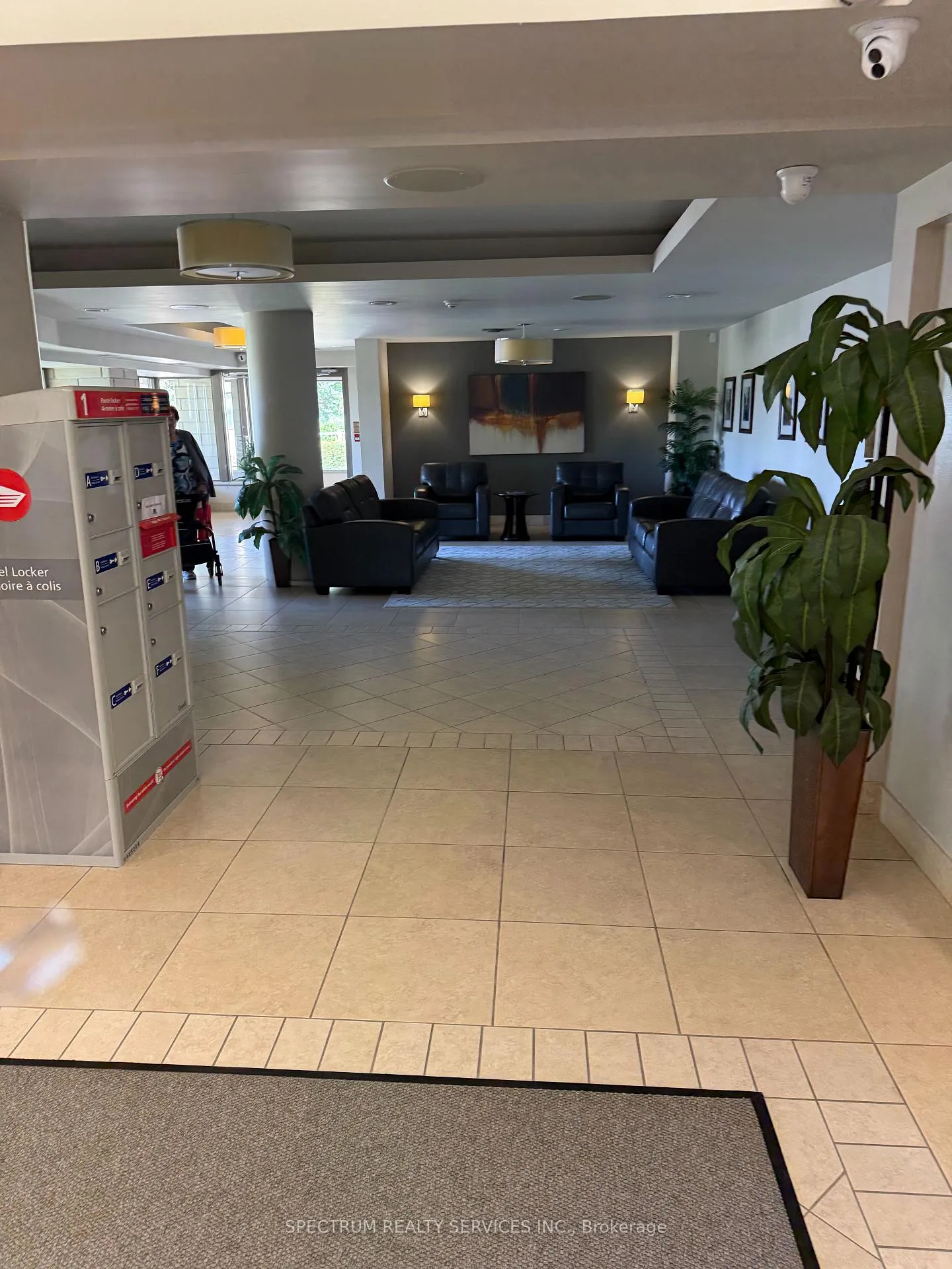 Photo 3 of Unit 516, 2500 Rutherford Road, Vaughan, Maple — HOMEH
