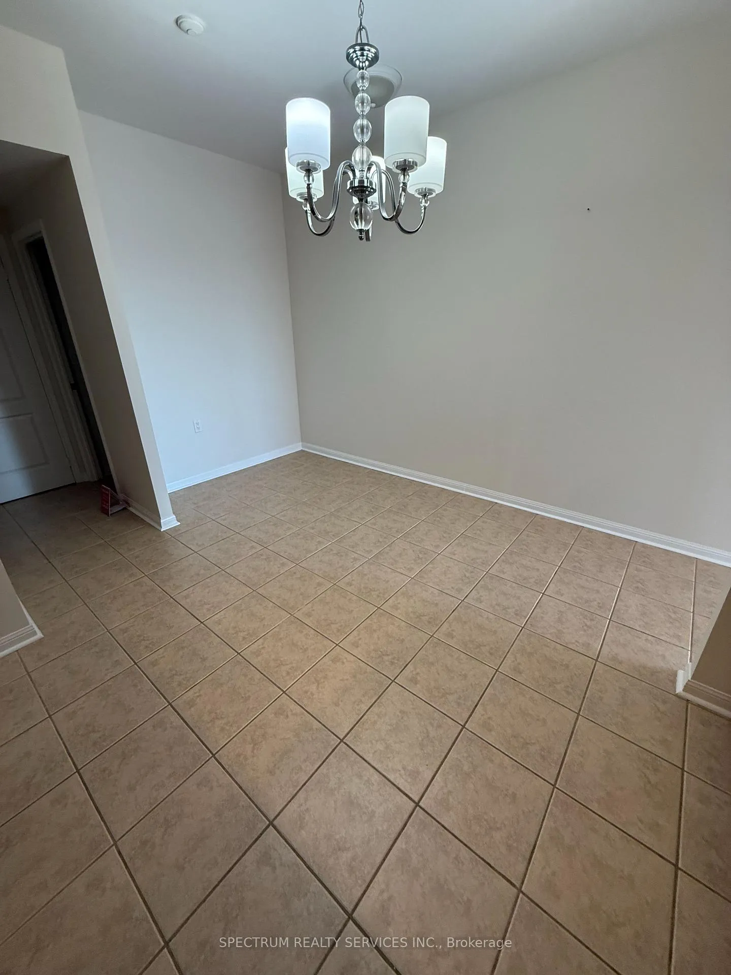 Photo 7 of Unit 516, 2500 Rutherford Road, Vaughan, Maple — HOMEH