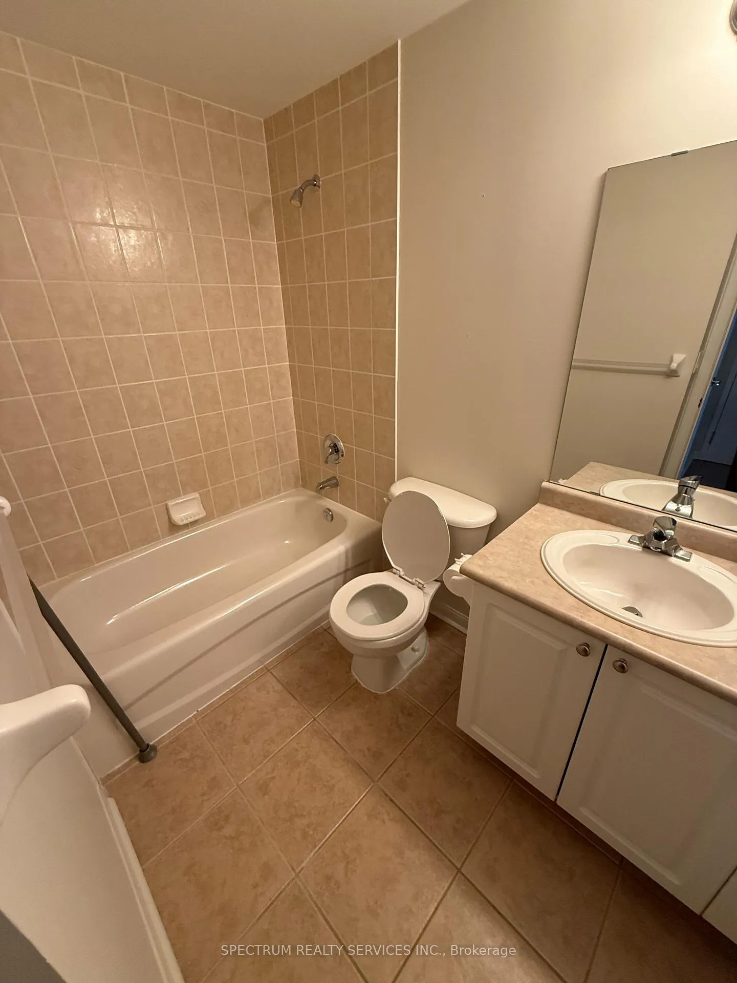 Photo 11 of Unit 516, 2500 Rutherford Road, Vaughan, Maple — HOMEH