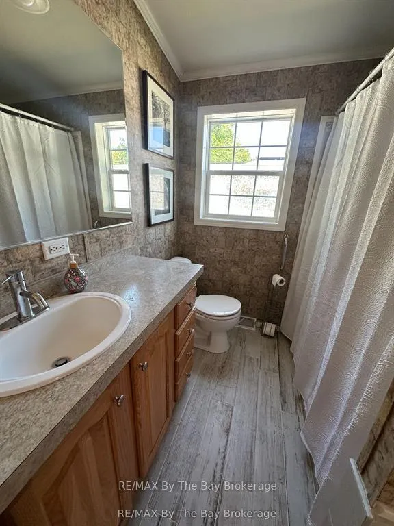 Photo 9 of 40 Georgian Glen Drive, Wasaga Beach — HOMEH