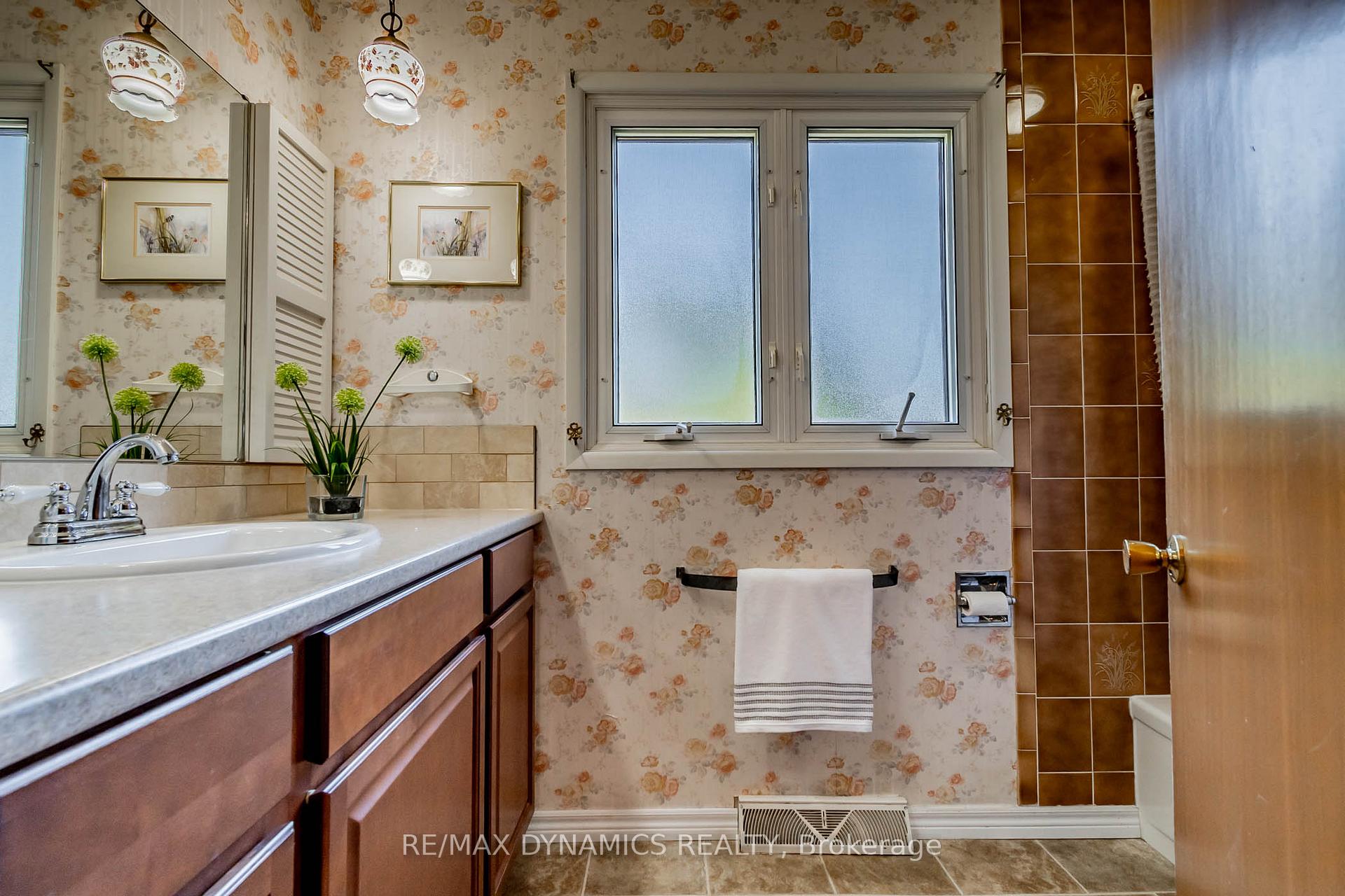 Photo 26 of 27 Lawrence Drive, Thorold, Confederation Heights — HOMEH