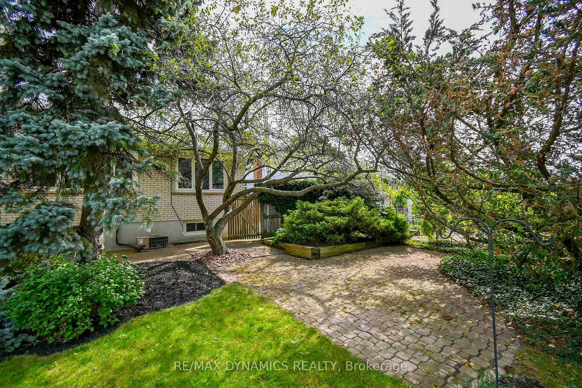 Photo 29 of 27 Lawrence Drive, Thorold, Confederation Heights — HOMEH