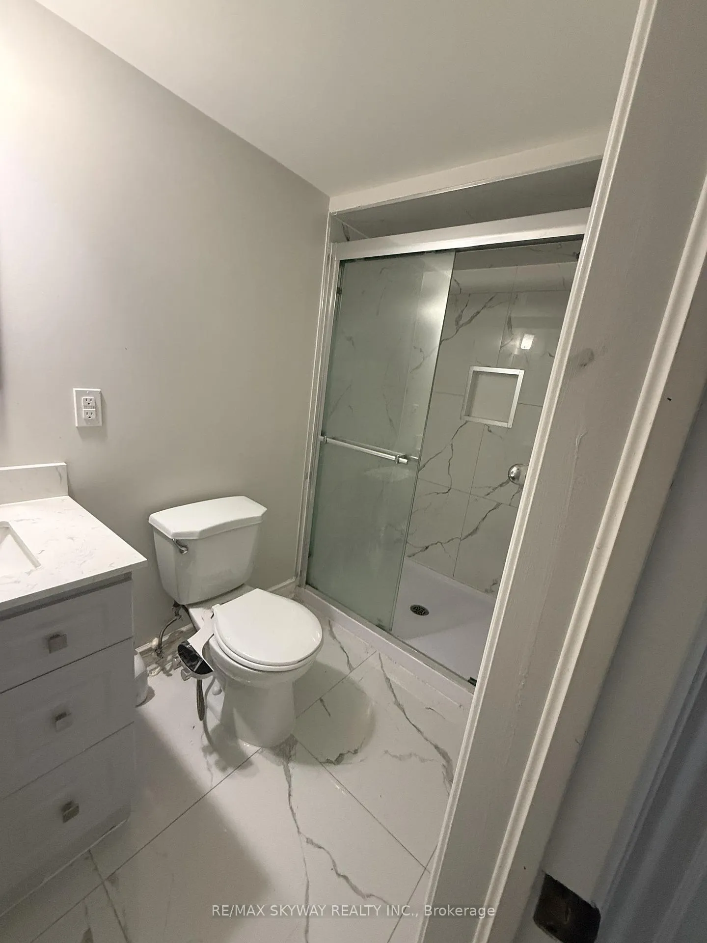 Photo 2 of Unit 2, 40 Eberly Woods Drive, Caledon, Rural Caledon — HOMEH