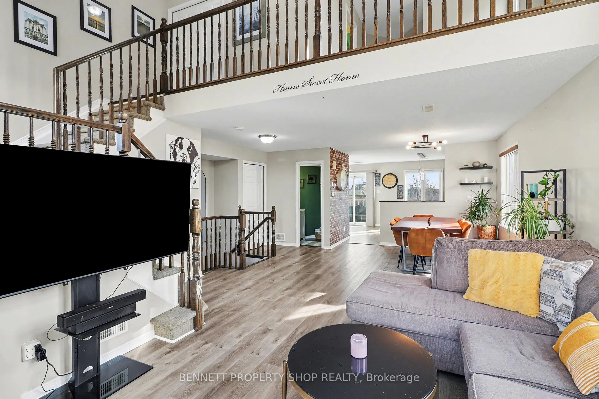 Photo 5 of Unit 4, 579 Reardon Private, Ottawa, Heron Gate/Industrial Park — HOMEH