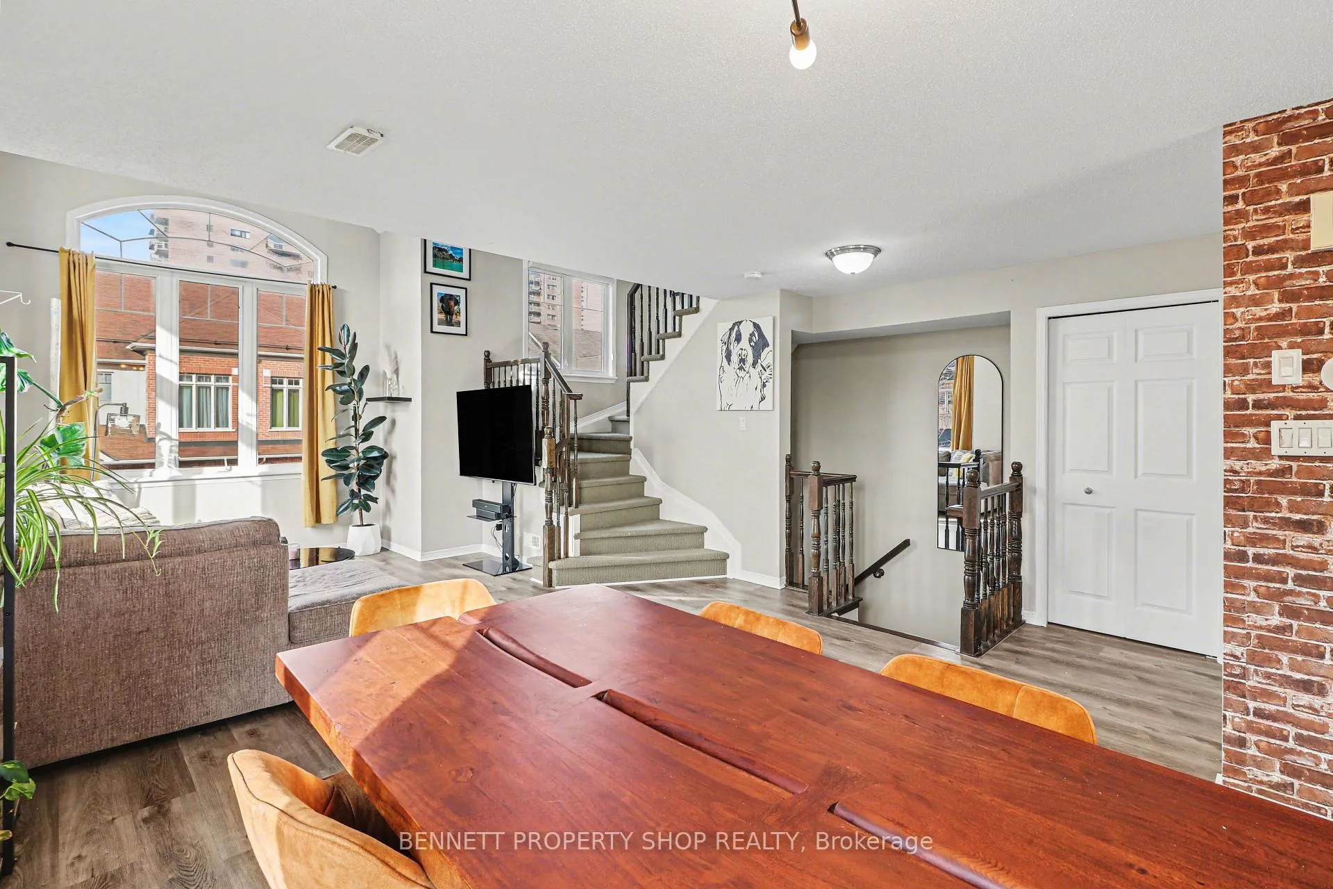Photo 8 of Unit 4, 579 Reardon Private, Ottawa, Heron Gate/Industrial Park — HOMEH