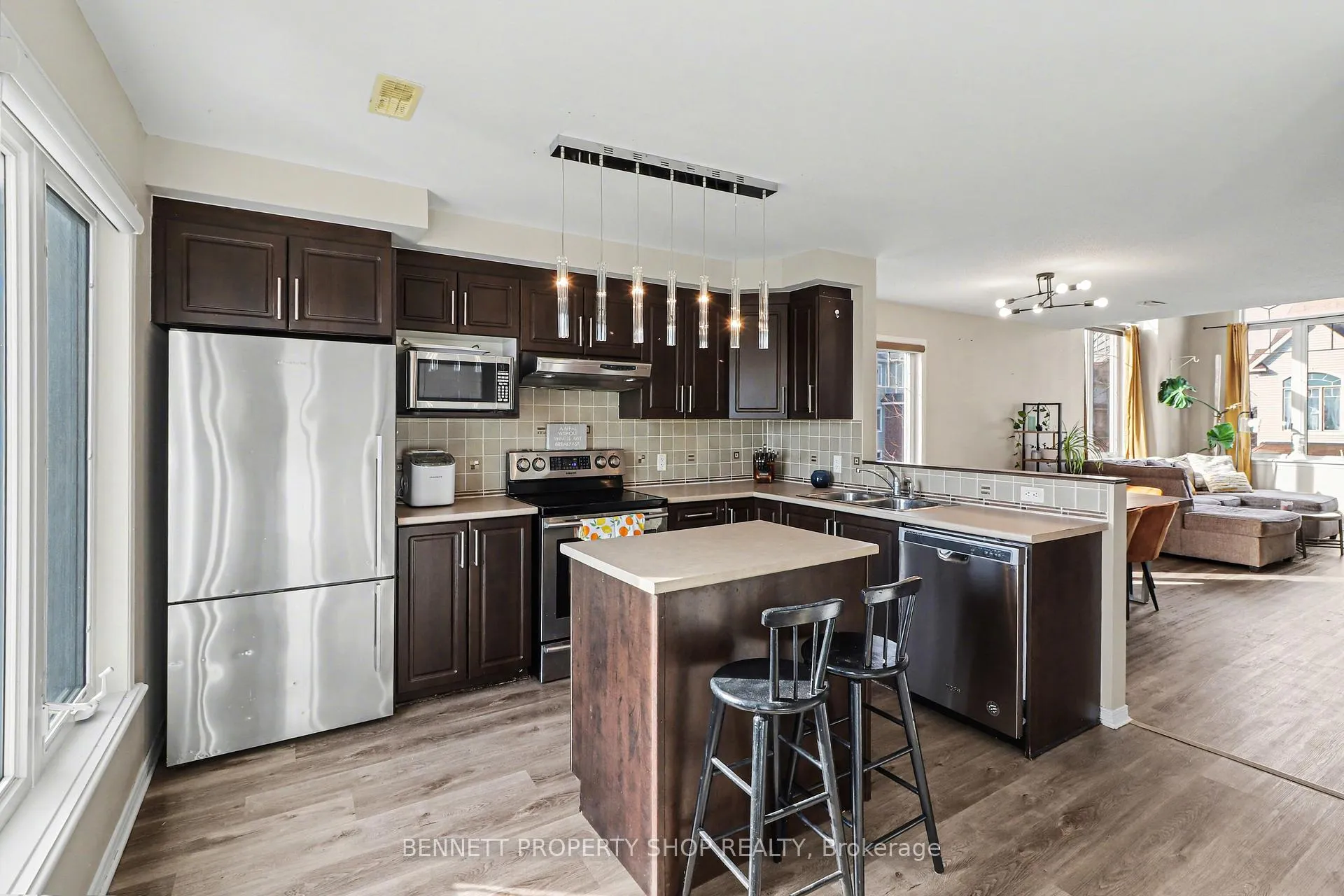 Photo 9 of Unit 4, 579 Reardon Private, Ottawa, Heron Gate/Industrial Park — HOMEH