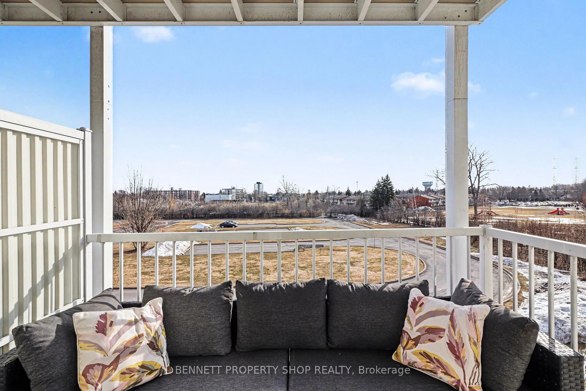Photo 12 of Unit 4, 579 Reardon Private, Ottawa, Heron Gate/Industrial Park — HOMEH