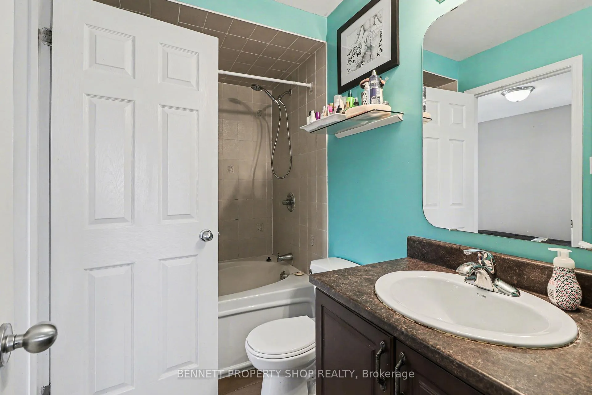 Photo 18 of Unit 4, 579 Reardon Private, Ottawa, Heron Gate/Industrial Park — HOMEH
