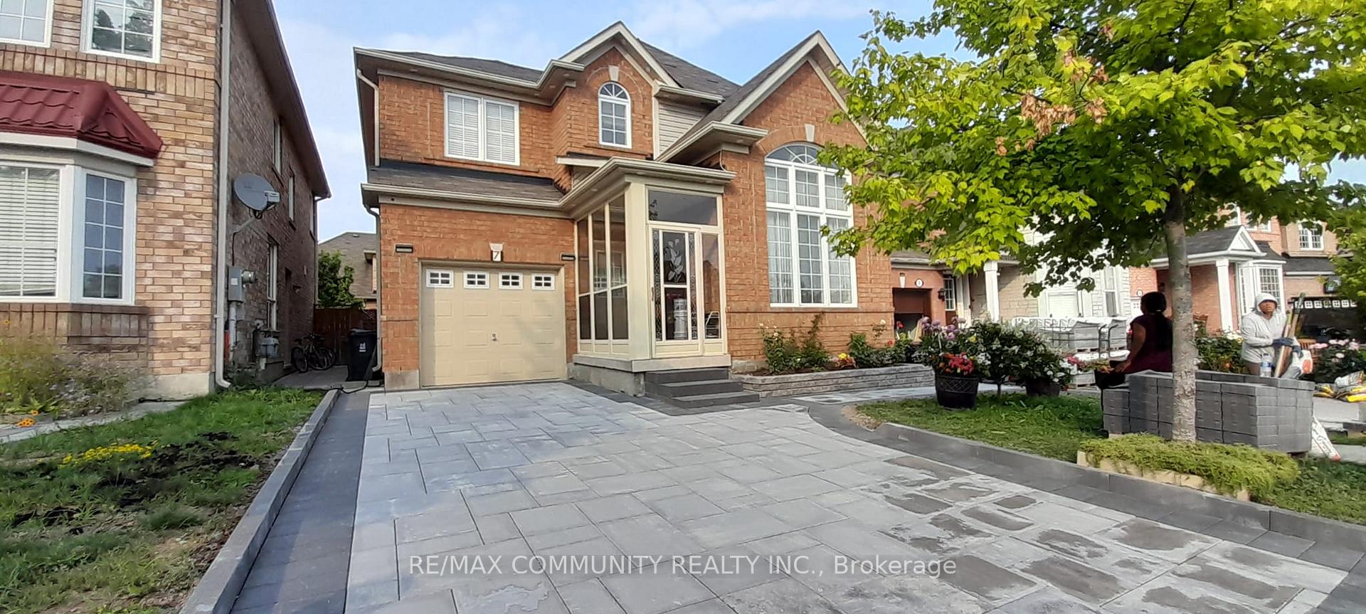 Front of 7 Wolverine Way