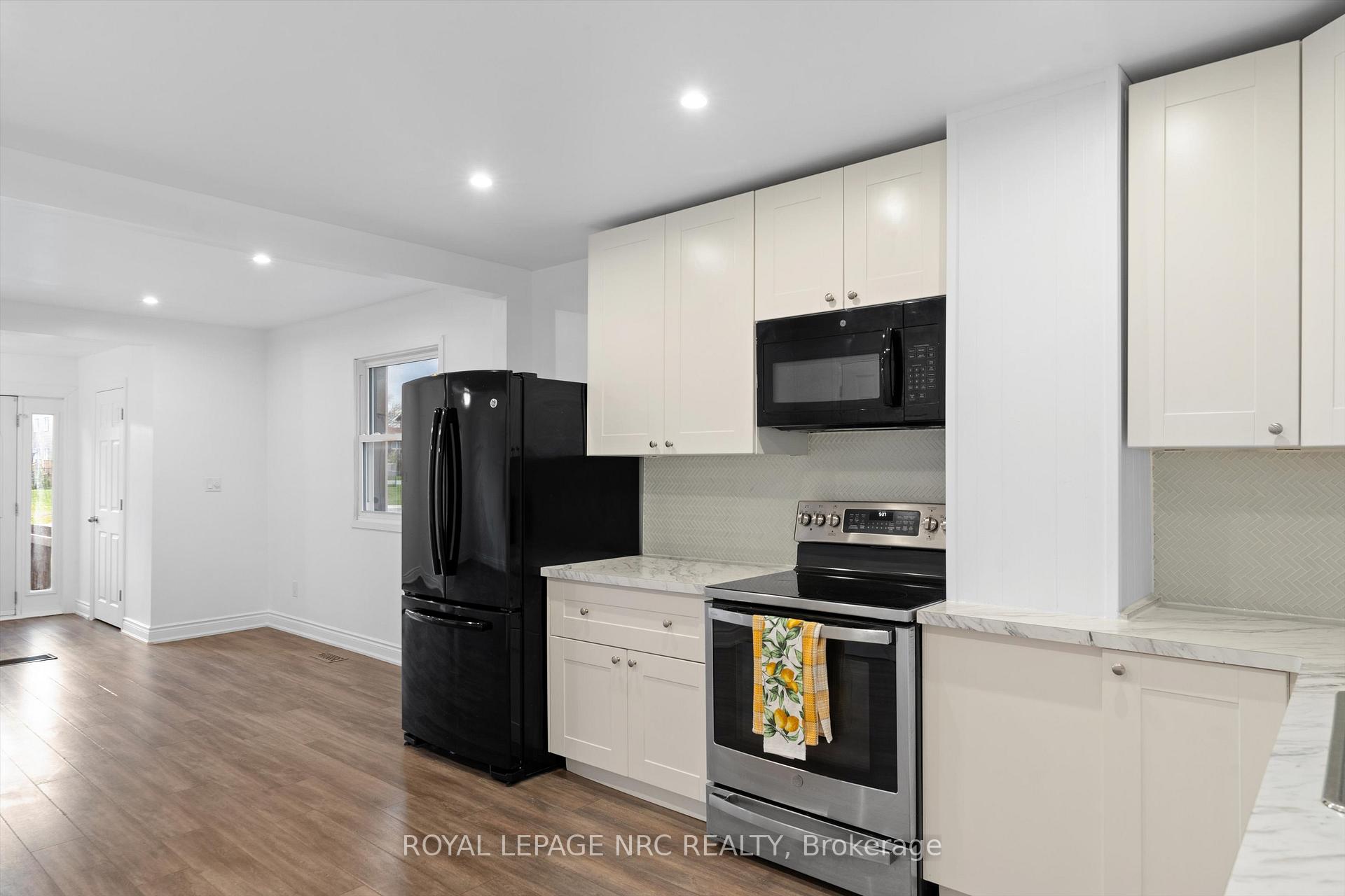 Photo 4 of 102 Pine Street S, Thorold, Thorold Downtown — HOMEH