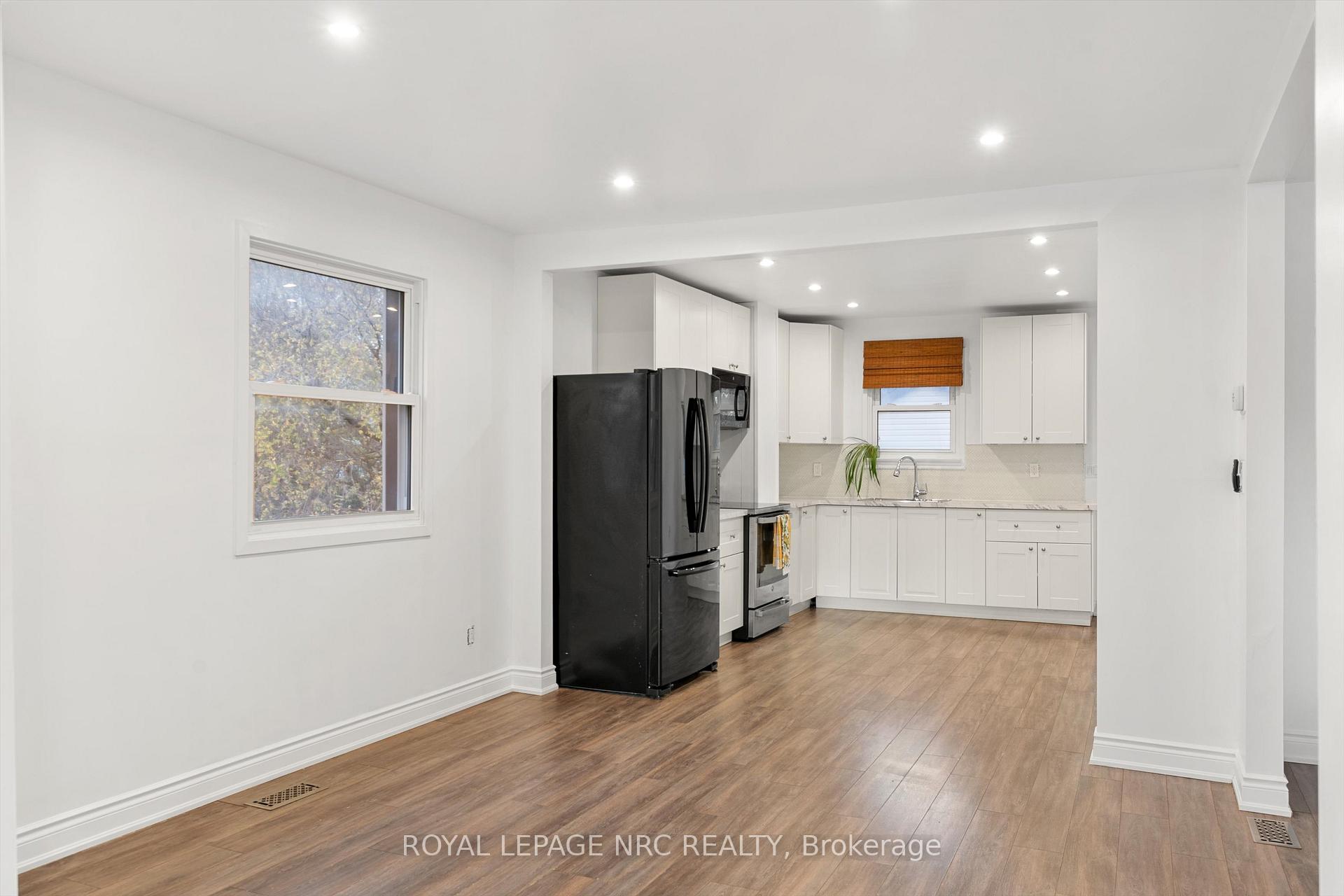 Photo 10 of 102 Pine Street S, Thorold, Thorold Downtown — HOMEH