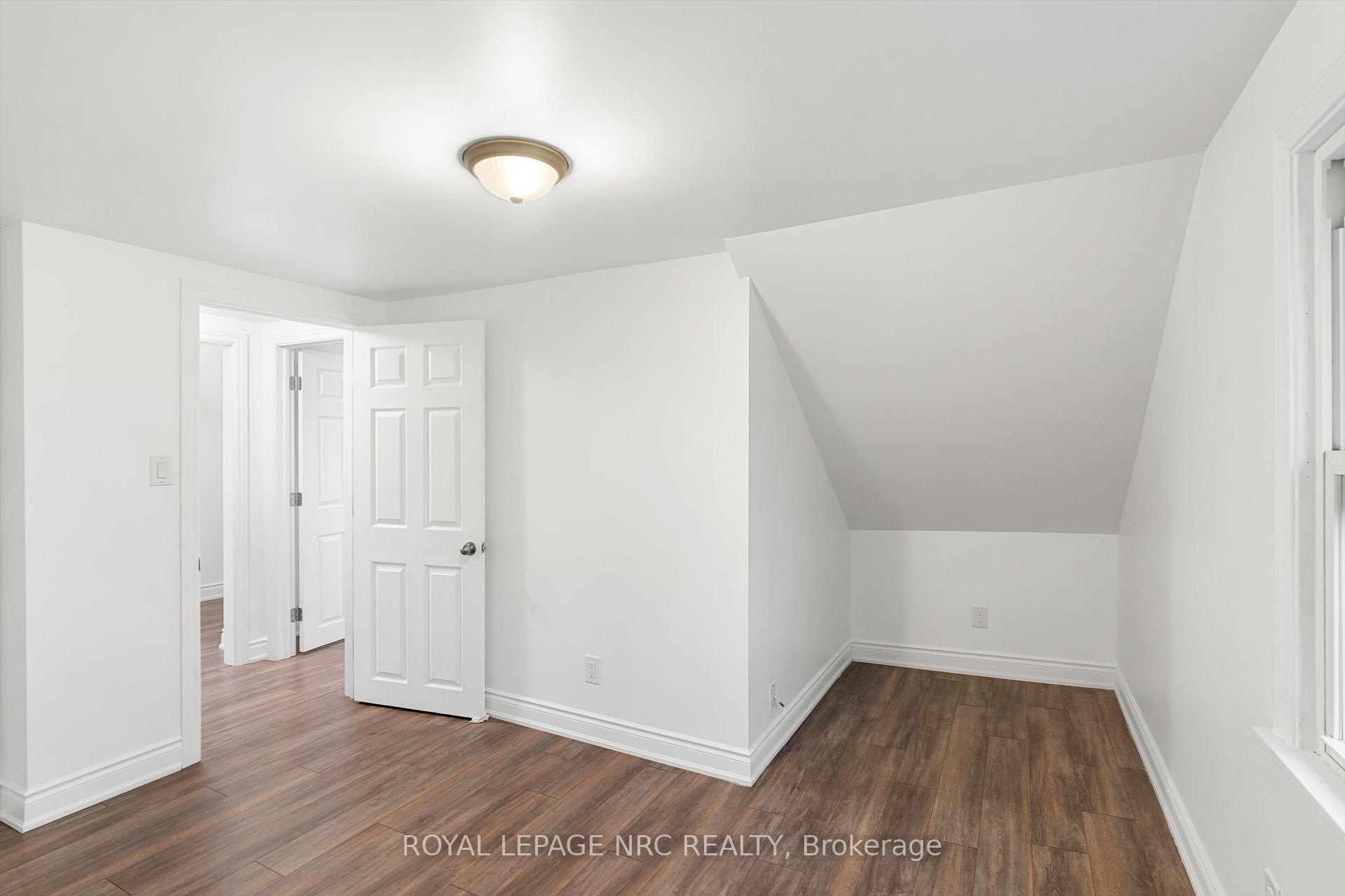 Photo 16 of 102 Pine Street S, Thorold, Thorold Downtown — HOMEH