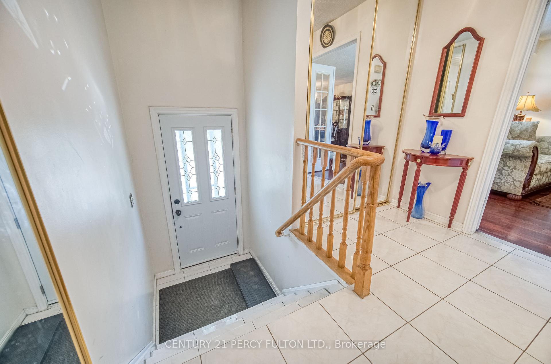 Photo 3 of 120 Granada Crescent, Scarborough, Rouge — HOMEH