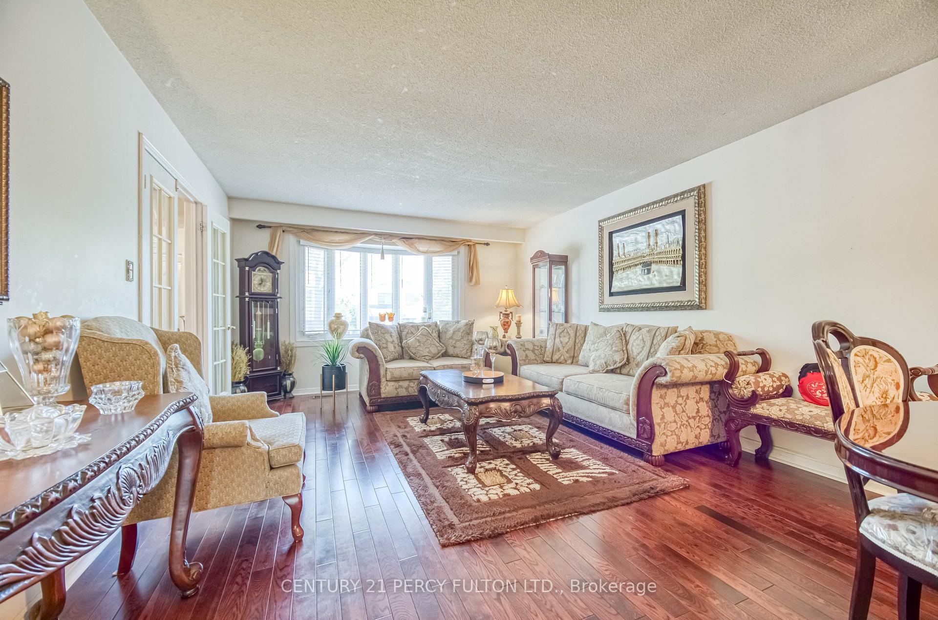 Photo 9 of 120 Granada Crescent, Scarborough, Rouge — HOMEH