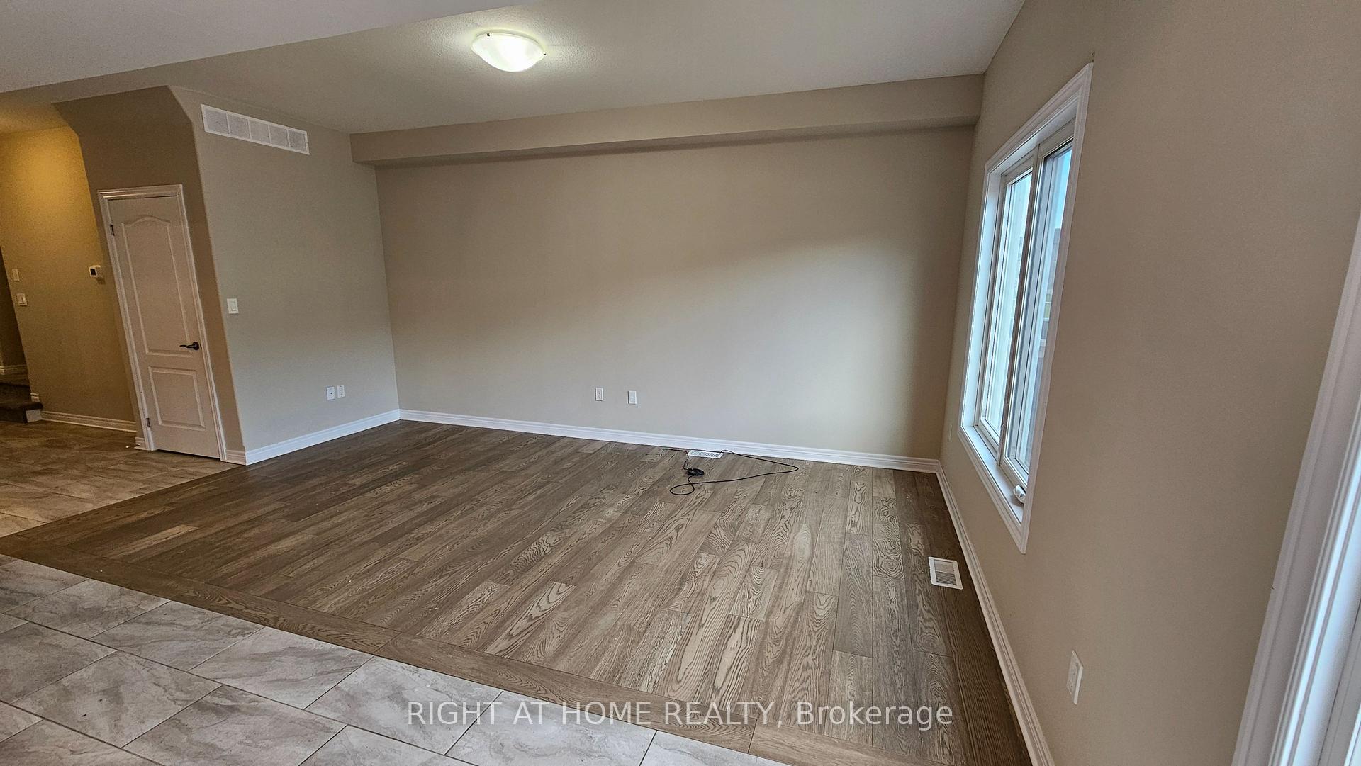 Photo 7 of 35 Bowman Crescent, Thorold, Hurricane/Merrittville — HOMEH