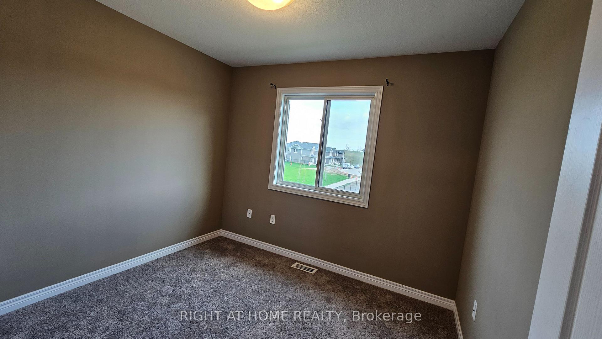 Photo 17 of 35 Bowman Crescent, Thorold, Hurricane/Merrittville — HOMEH