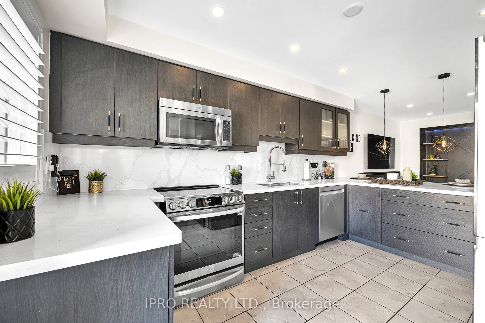 Photo 44 of 1637 LeBlanc Court, Milton, Ford — HOMEH
