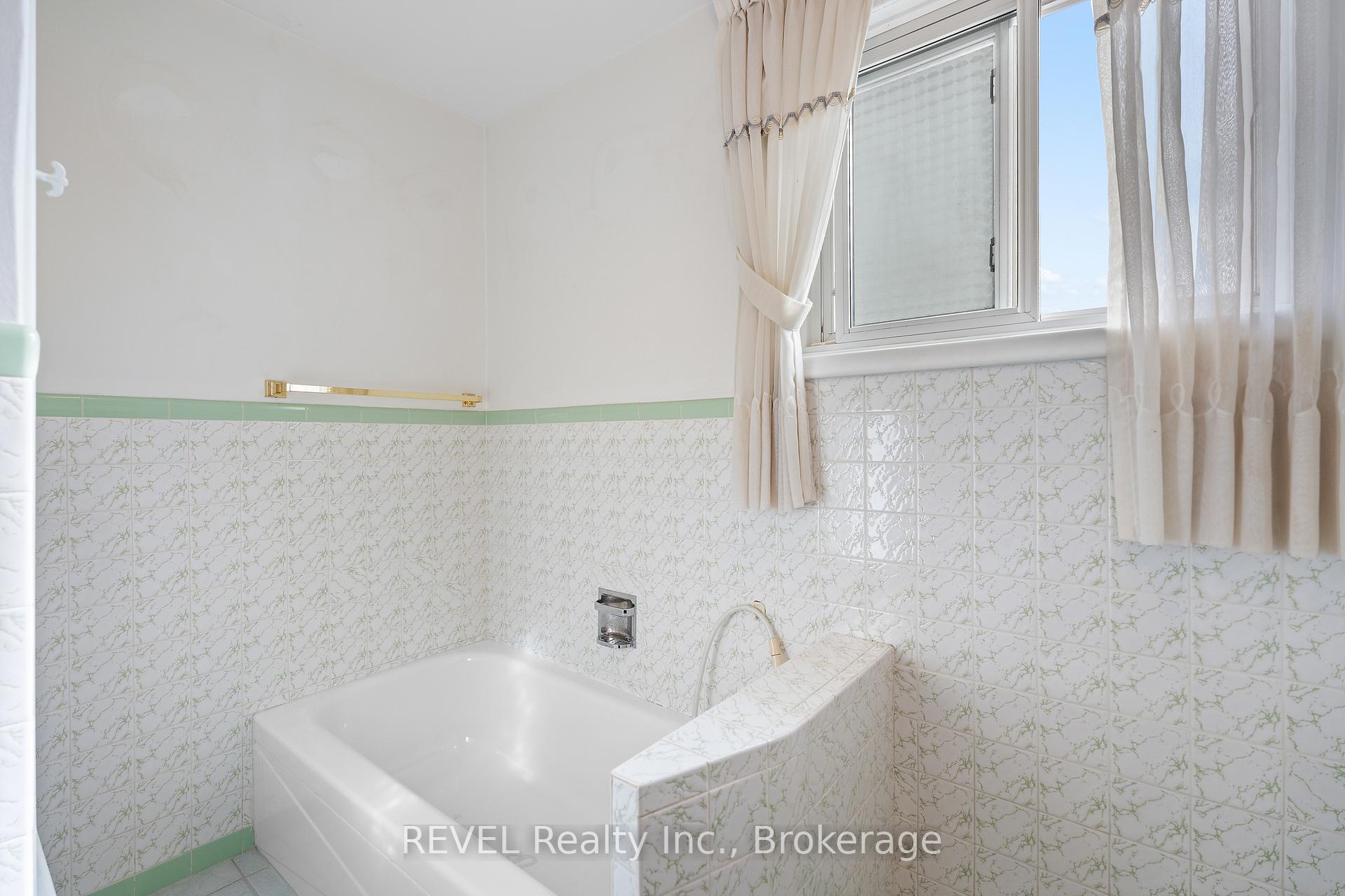 Photo 20 of 9 King Street, Thorold, Thorold Downtown — HOMEH