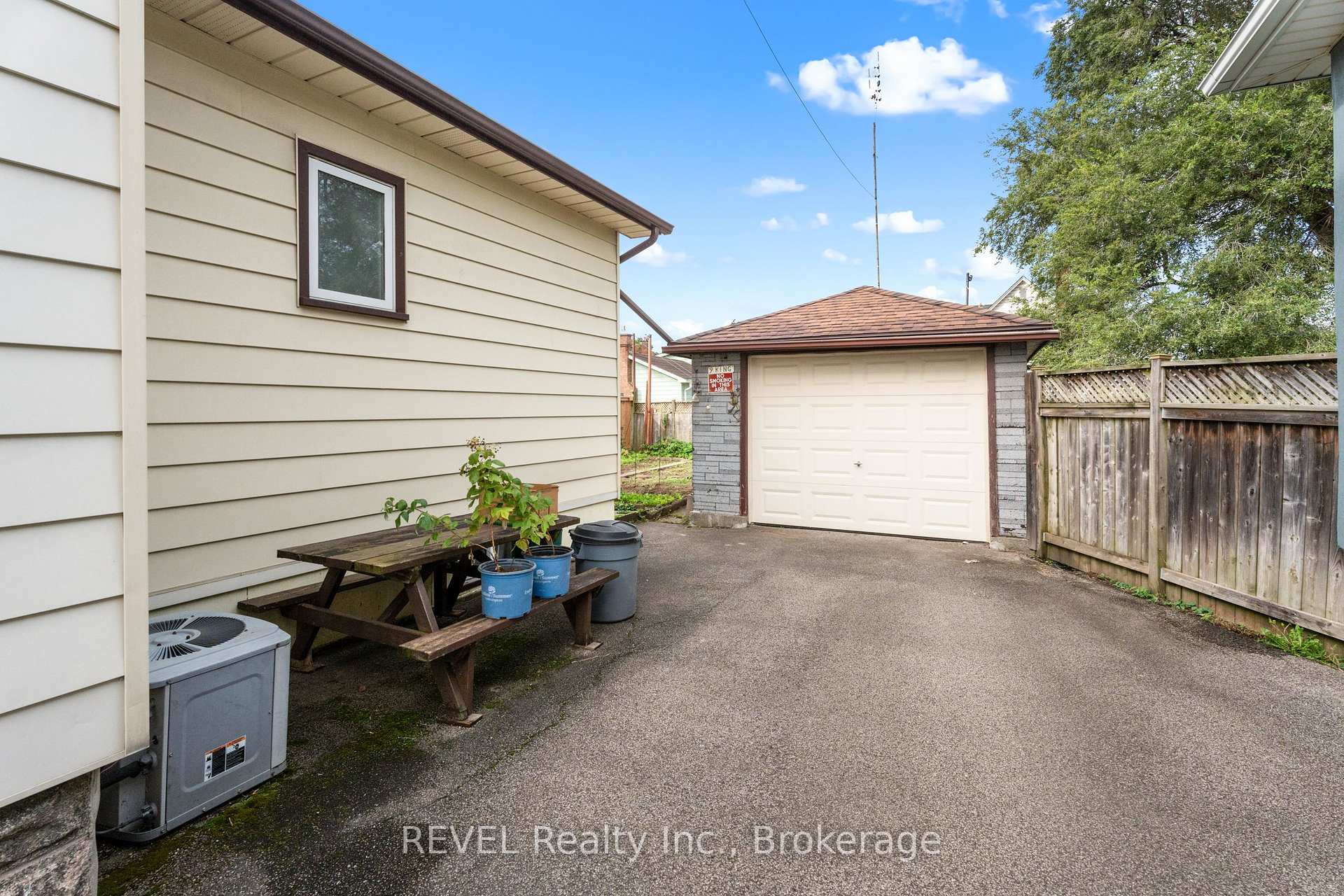 Photo 24 of 9 King Street, Thorold, Thorold Downtown — HOMEH