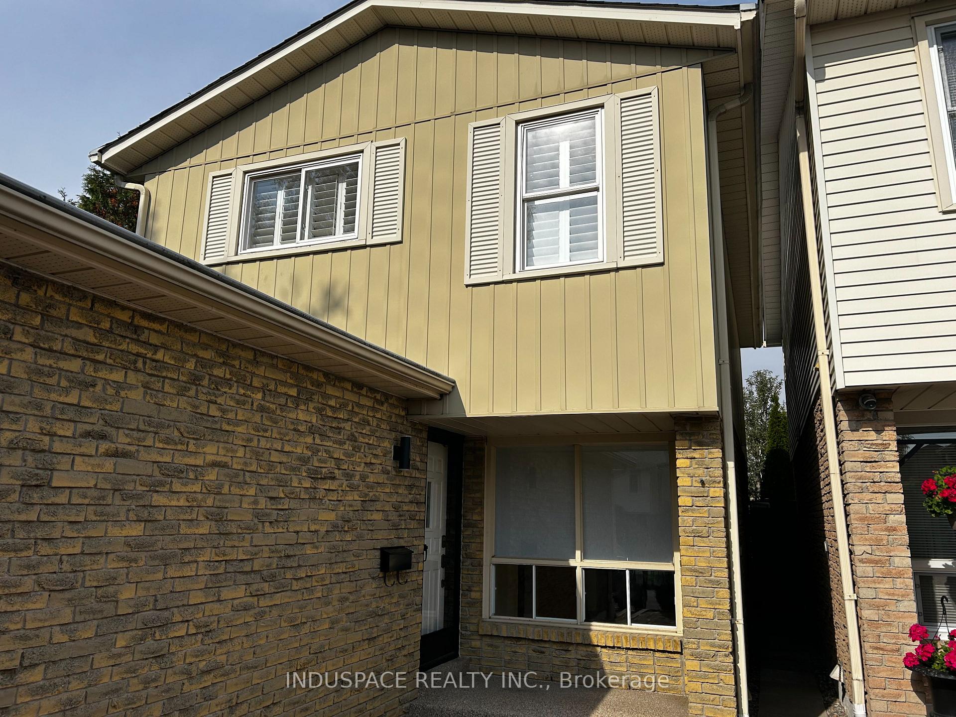 Photo 2 of 45 Granada Crescent, Scarborough, Rouge — HOMEH