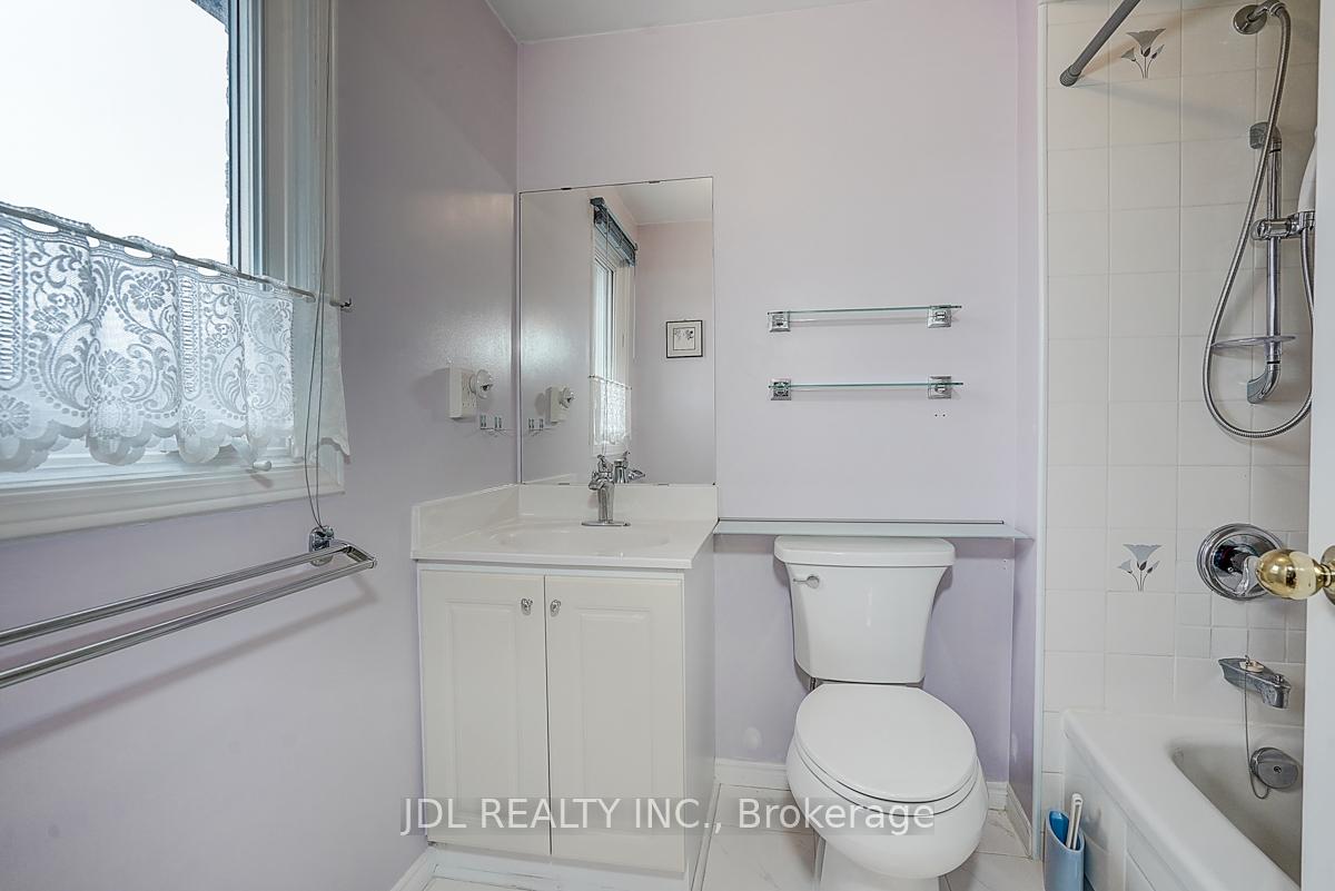 Photo 16 of 22 Birrell Avenue, Scarborough, Rouge — HOMEH