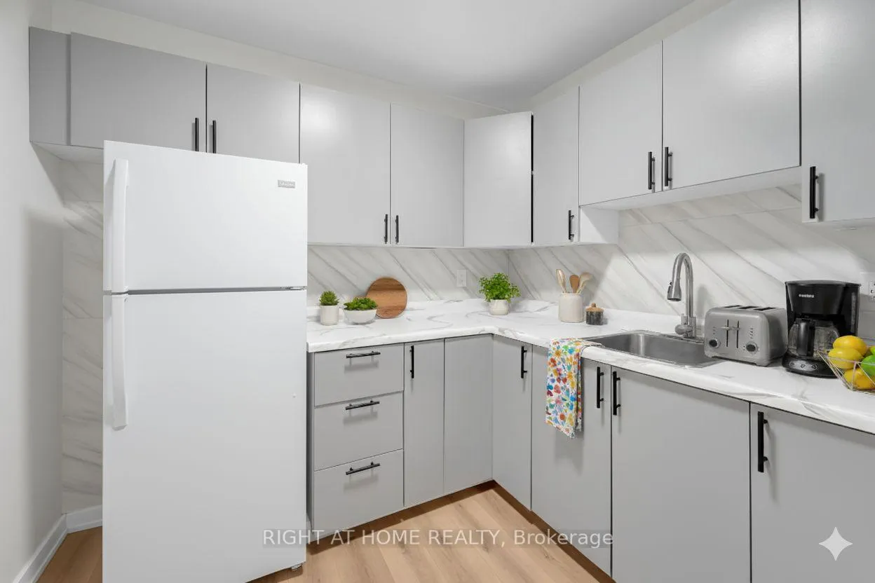 Photo 7 of Unit 17, 6 John Street S, Arnprior — HOMEH