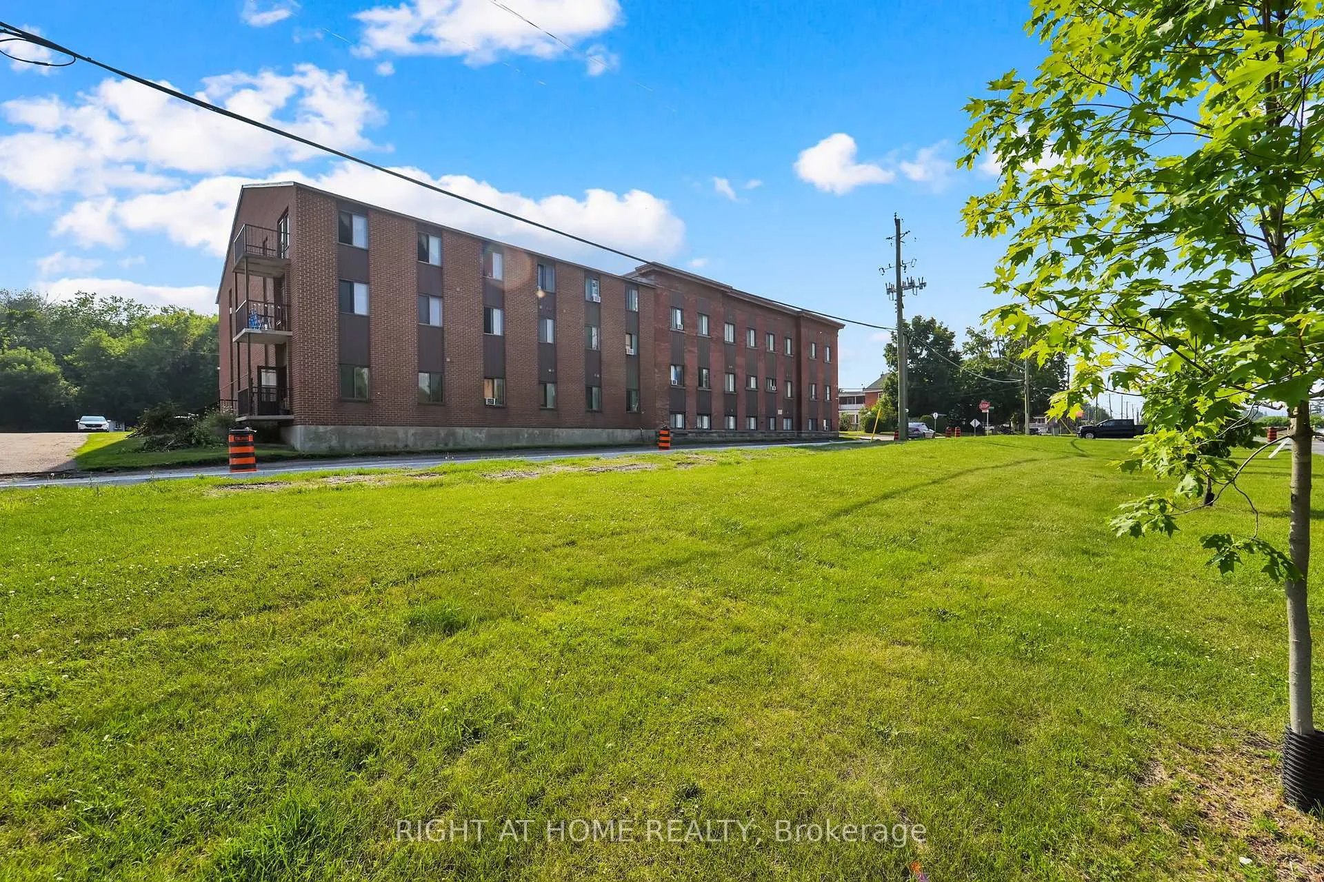 Photo 9 of Unit 17, 6 John Street S, Arnprior — HOMEH