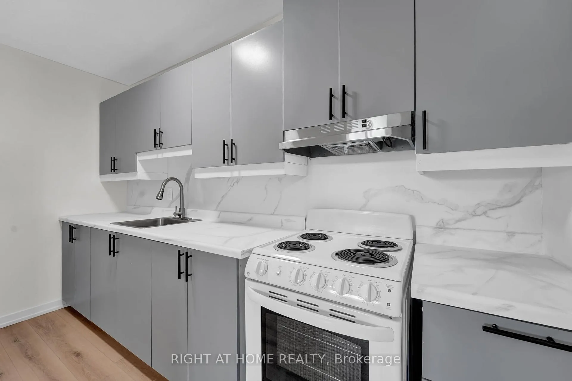 Photo 23 of Unit 17, 6 John Street S, Arnprior — HOMEH