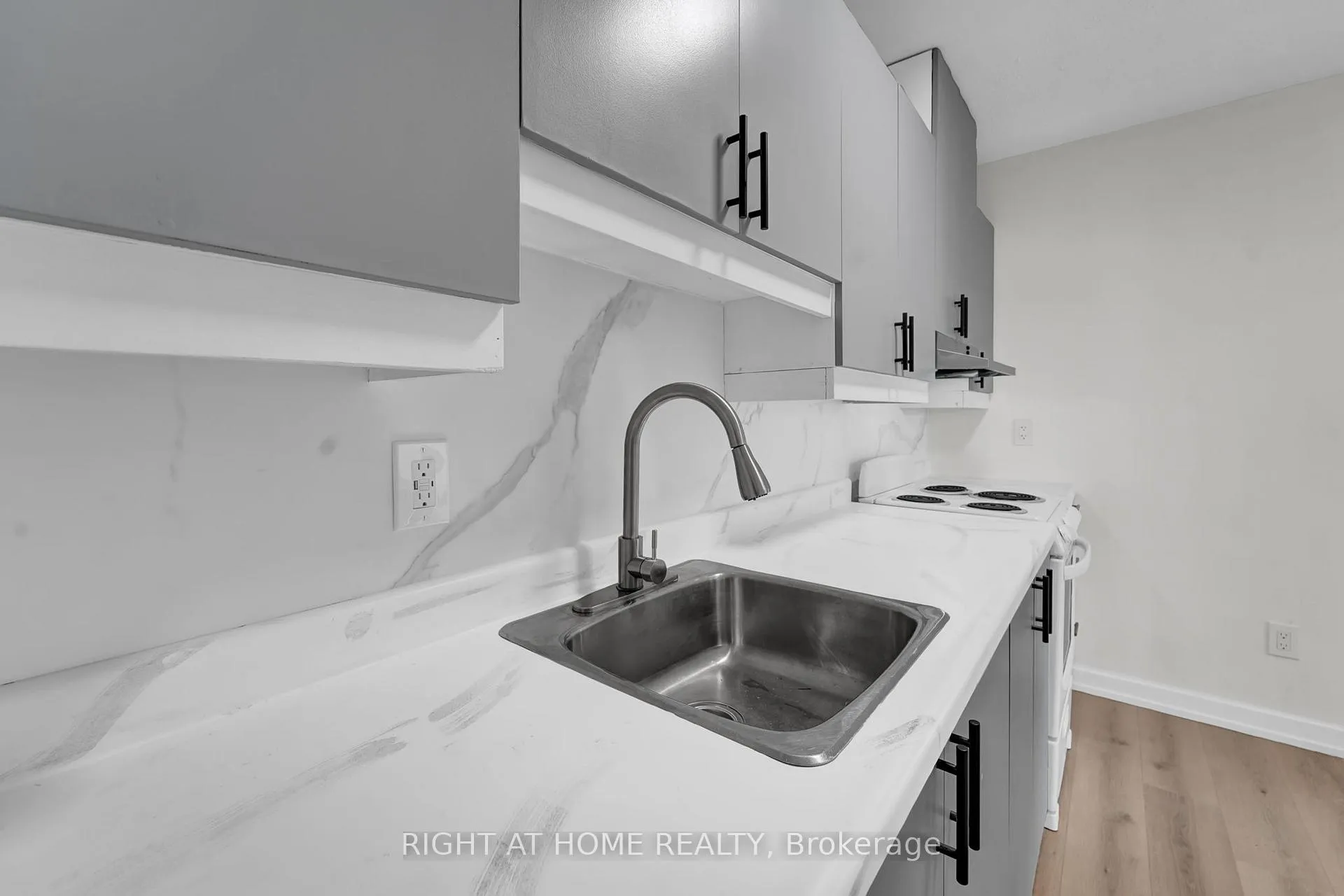 Photo 26 of Unit 17, 6 John Street S, Arnprior — HOMEH