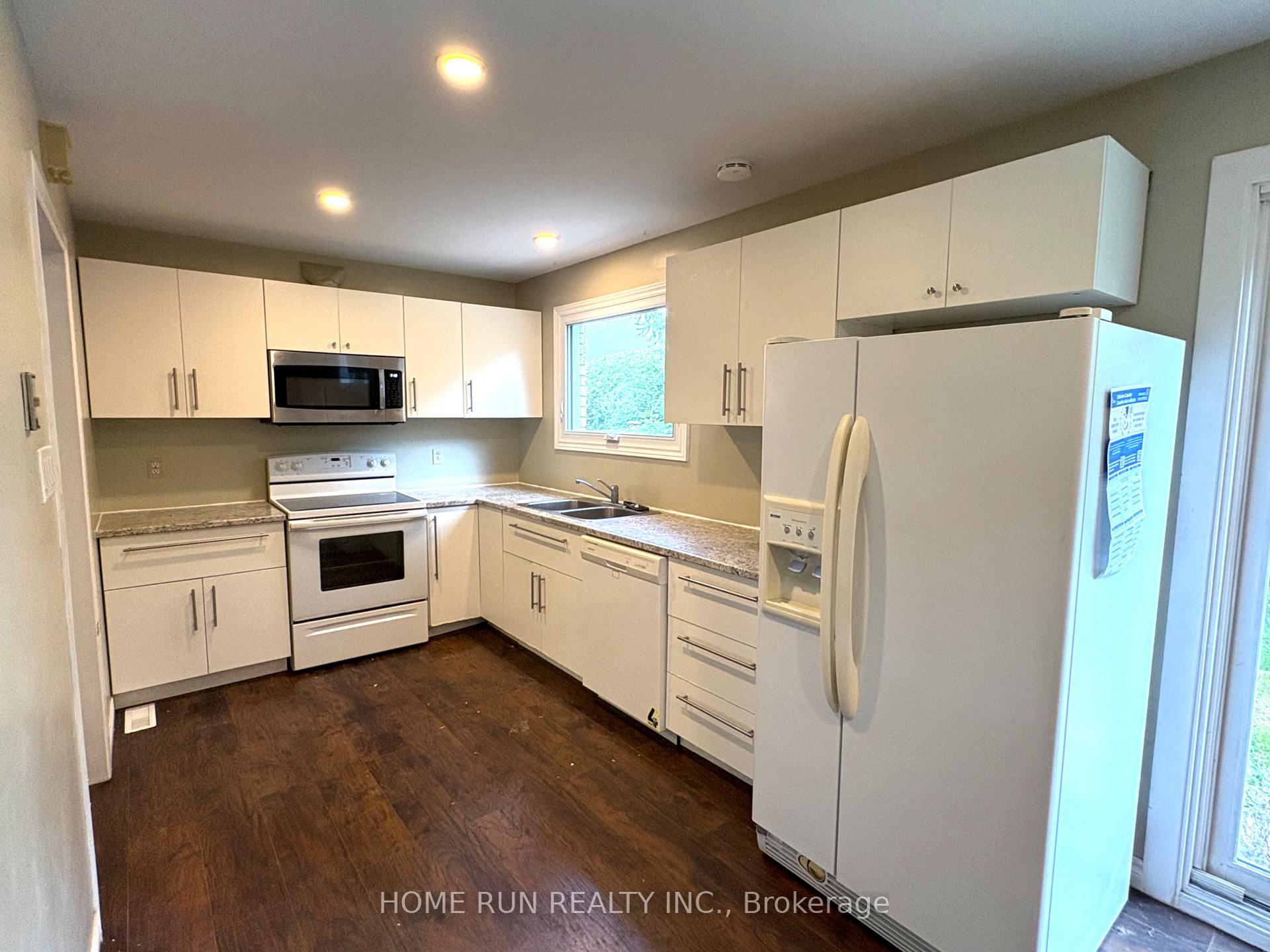 Photo 2 of 646 Ingram Crescent, Ottawa, Beacon Hill North — HOMEH