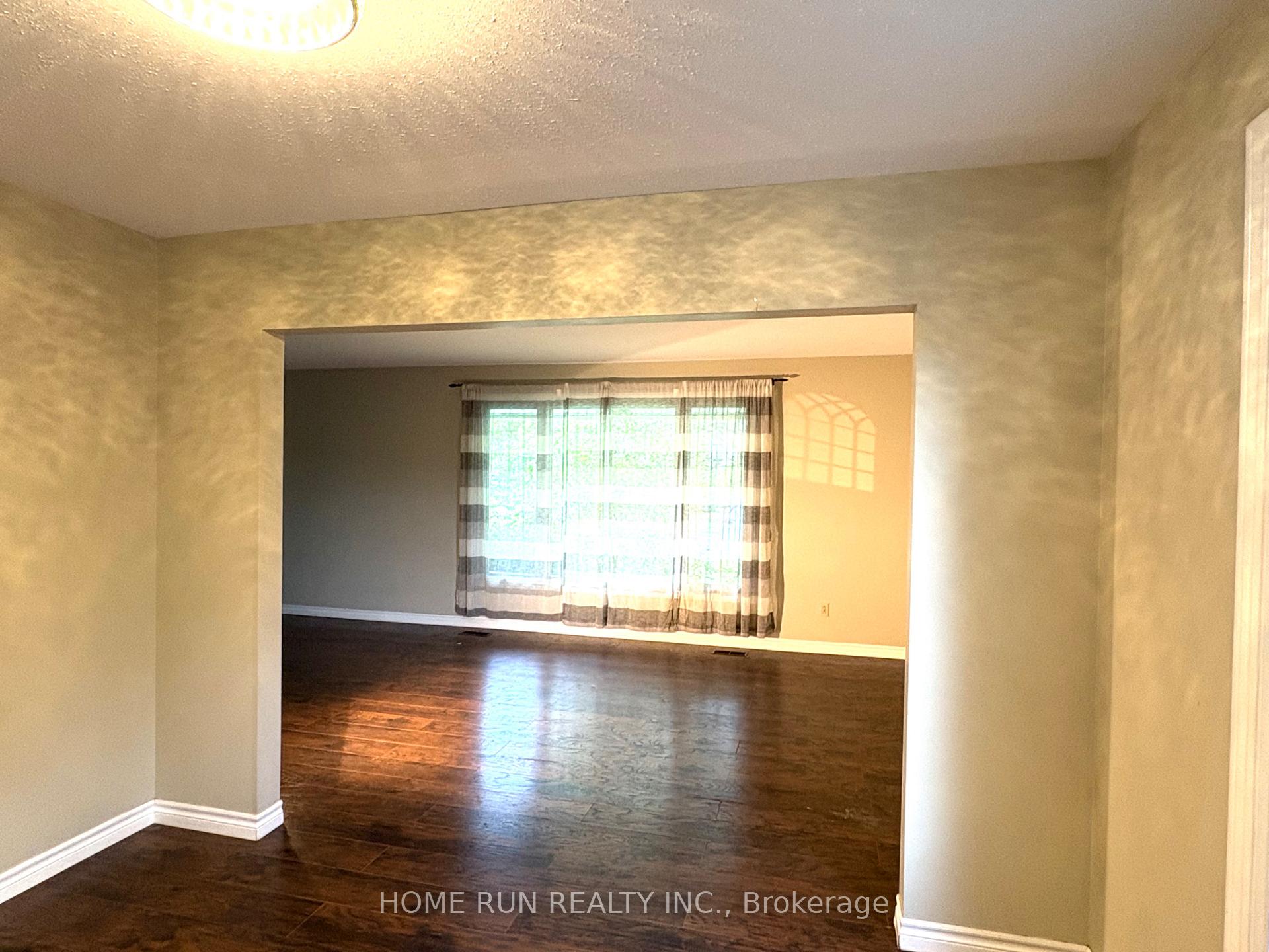 Photo 7 of 646 Ingram Crescent, Ottawa, Beacon Hill North — HOMEH