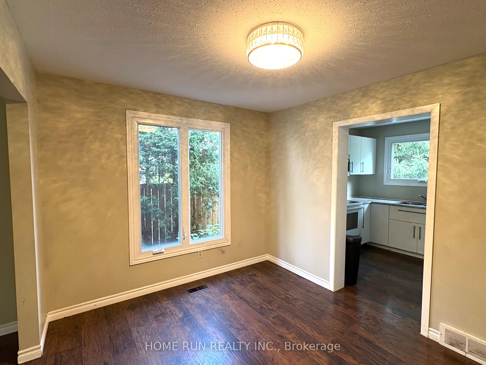 Photo 4 of 646 Ingram Crescent, Ottawa, Beacon Hill North — HOMEH