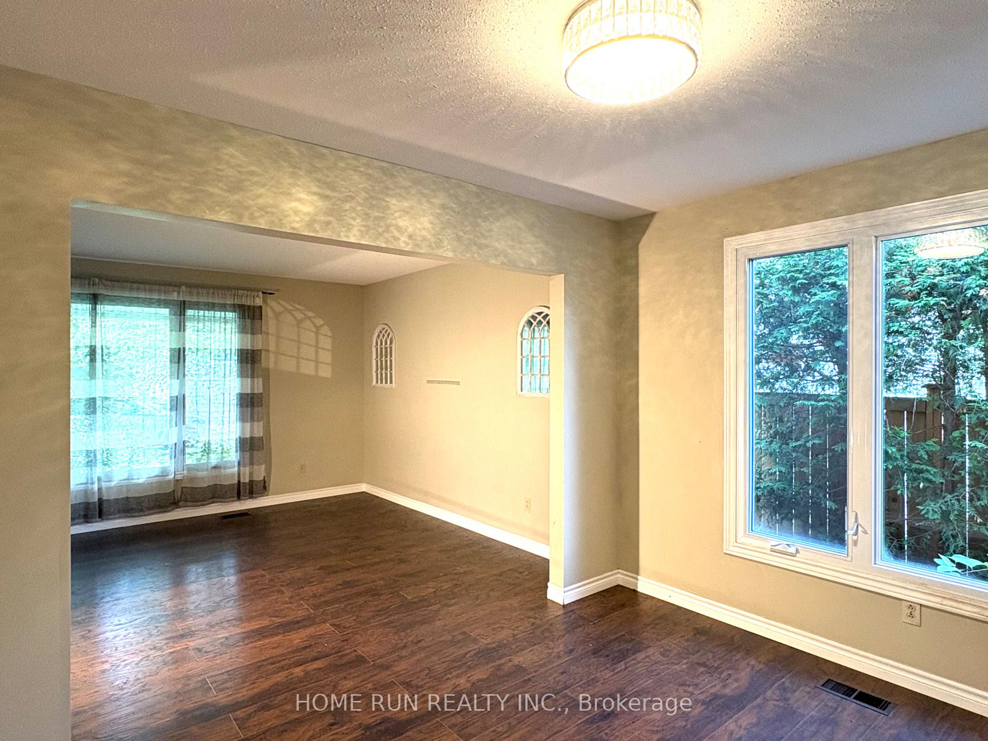 Photo 6 of 646 Ingram Crescent, Ottawa, Beacon Hill North — HOMEH