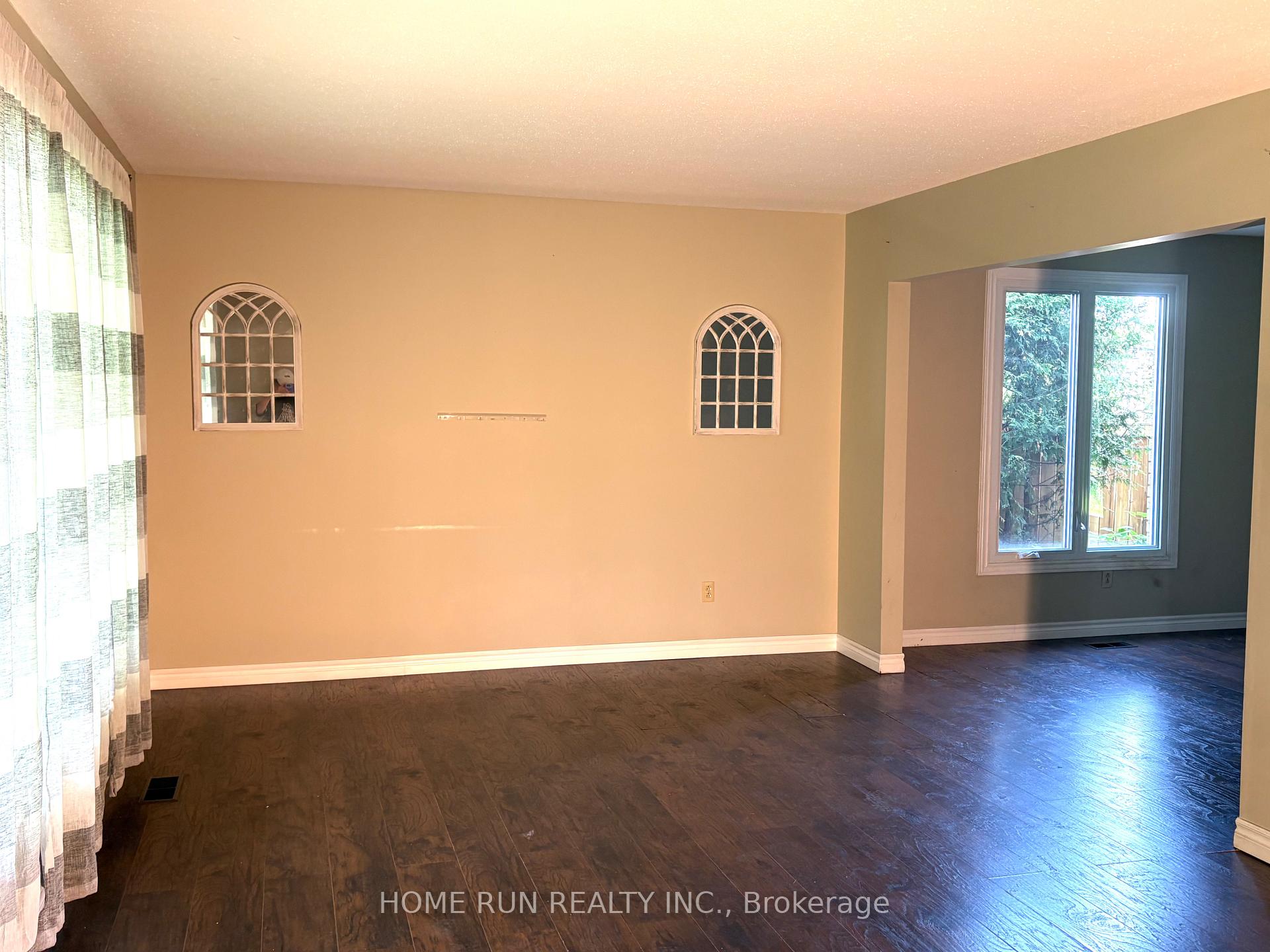 Photo 12 of 646 Ingram Crescent, Ottawa, Beacon Hill North — HOMEH