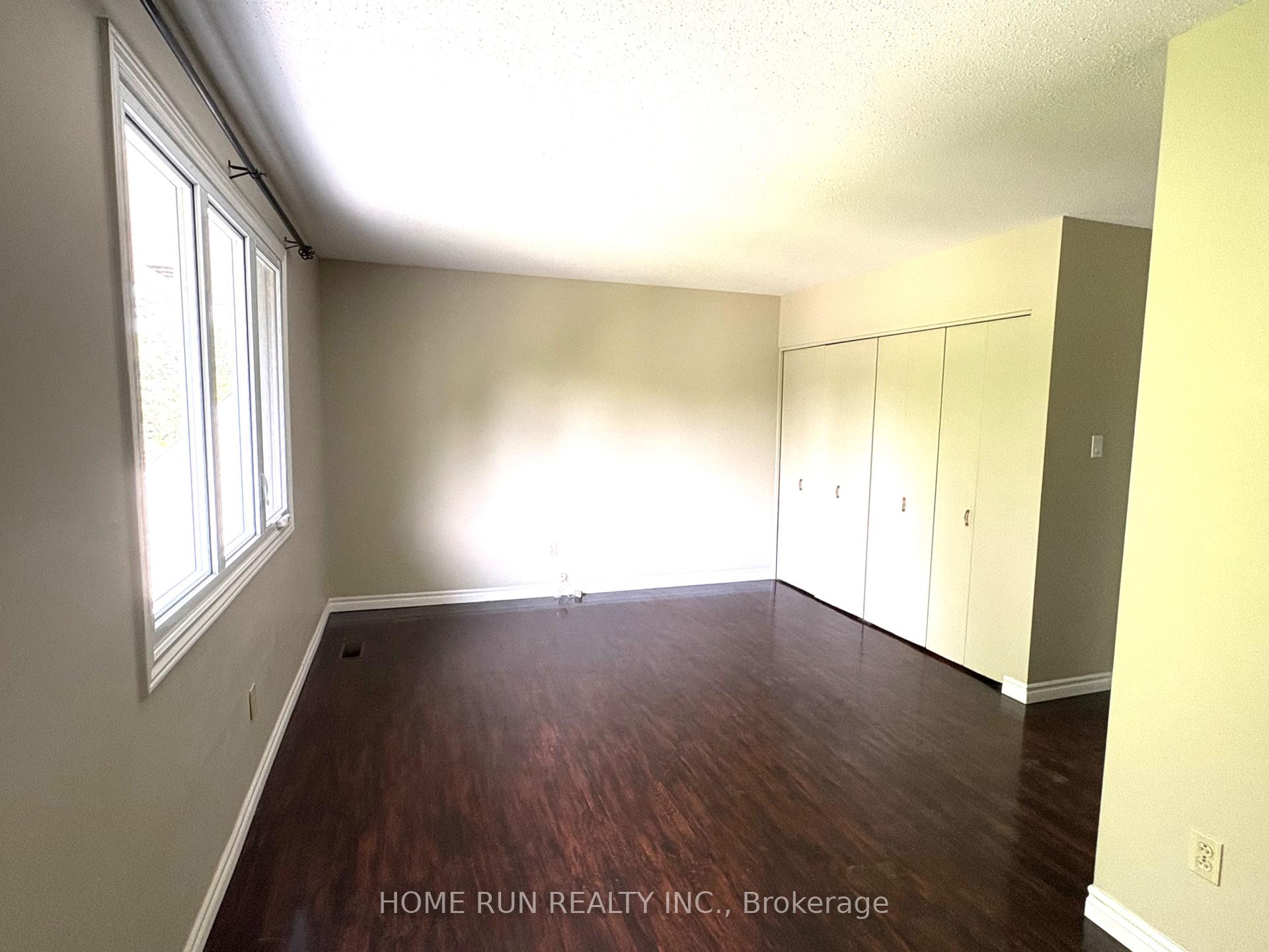 Photo 9 of 646 Ingram Crescent, Ottawa, Beacon Hill North — HOMEH