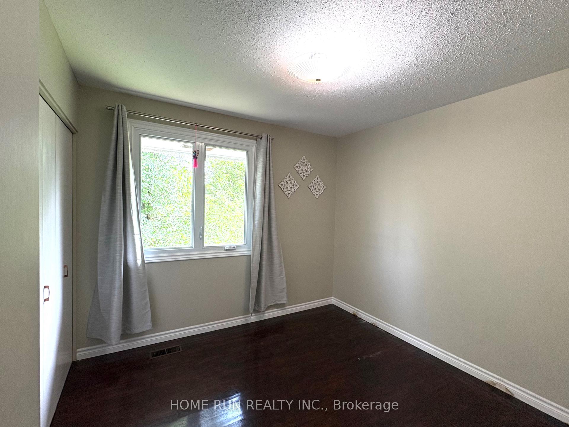 Photo 14 of 646 Ingram Crescent, Ottawa, Beacon Hill North — HOMEH